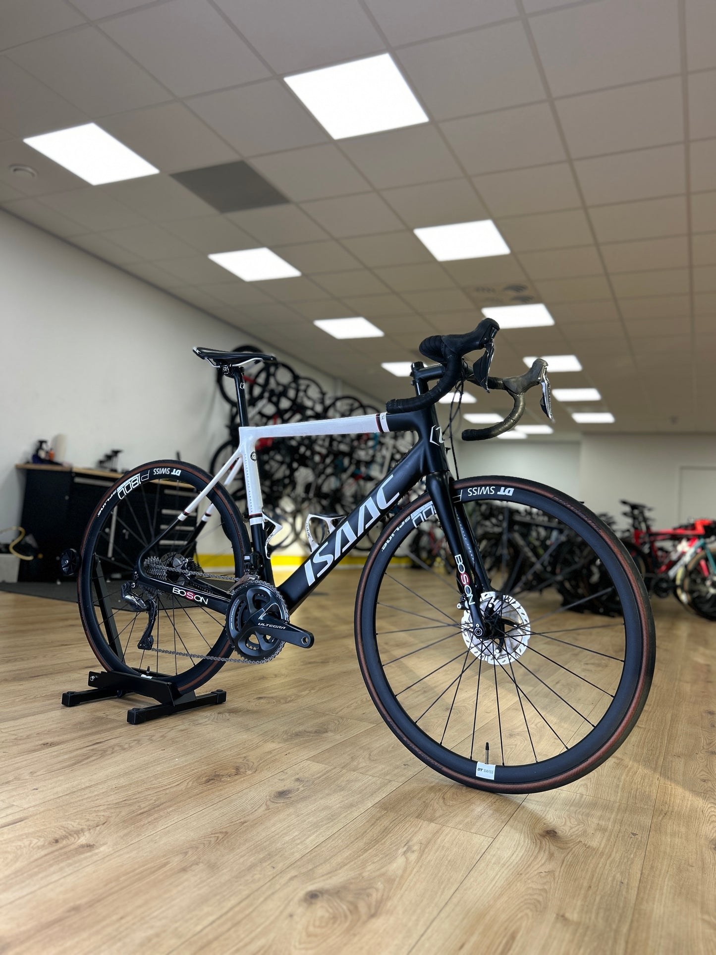 Isaac Element Di2 Carbon Racefiets