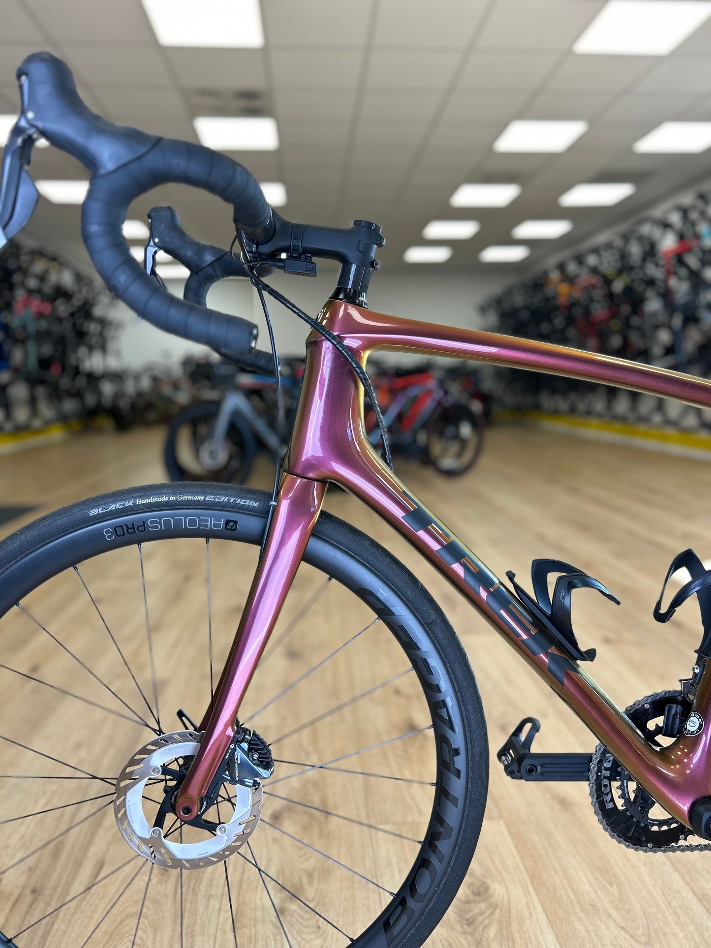 Chameleon Trek Emonda Slr7 Di2 Carbon Road Bike