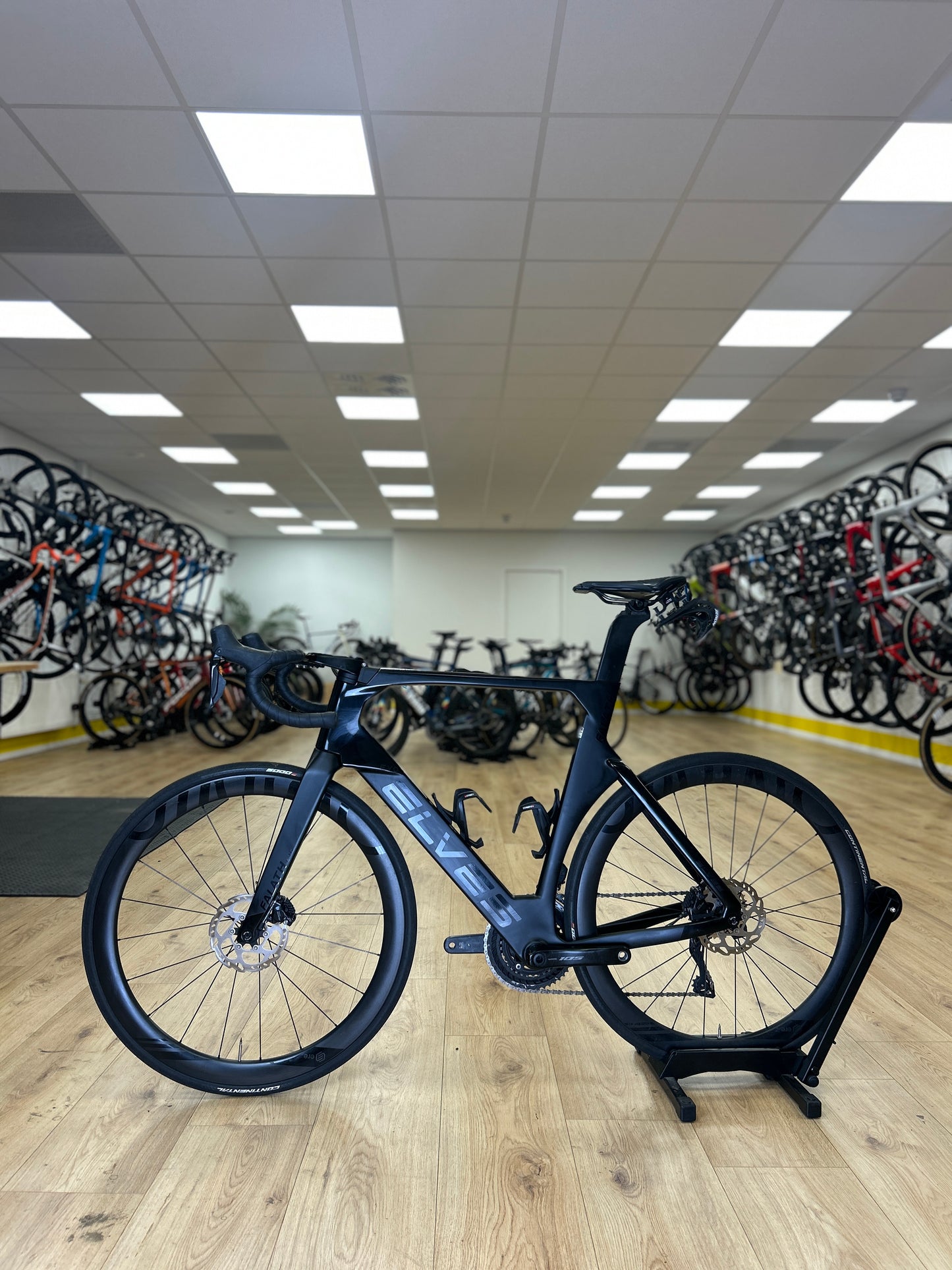 Elves Falath Pro Di2 Carbon Racefiets