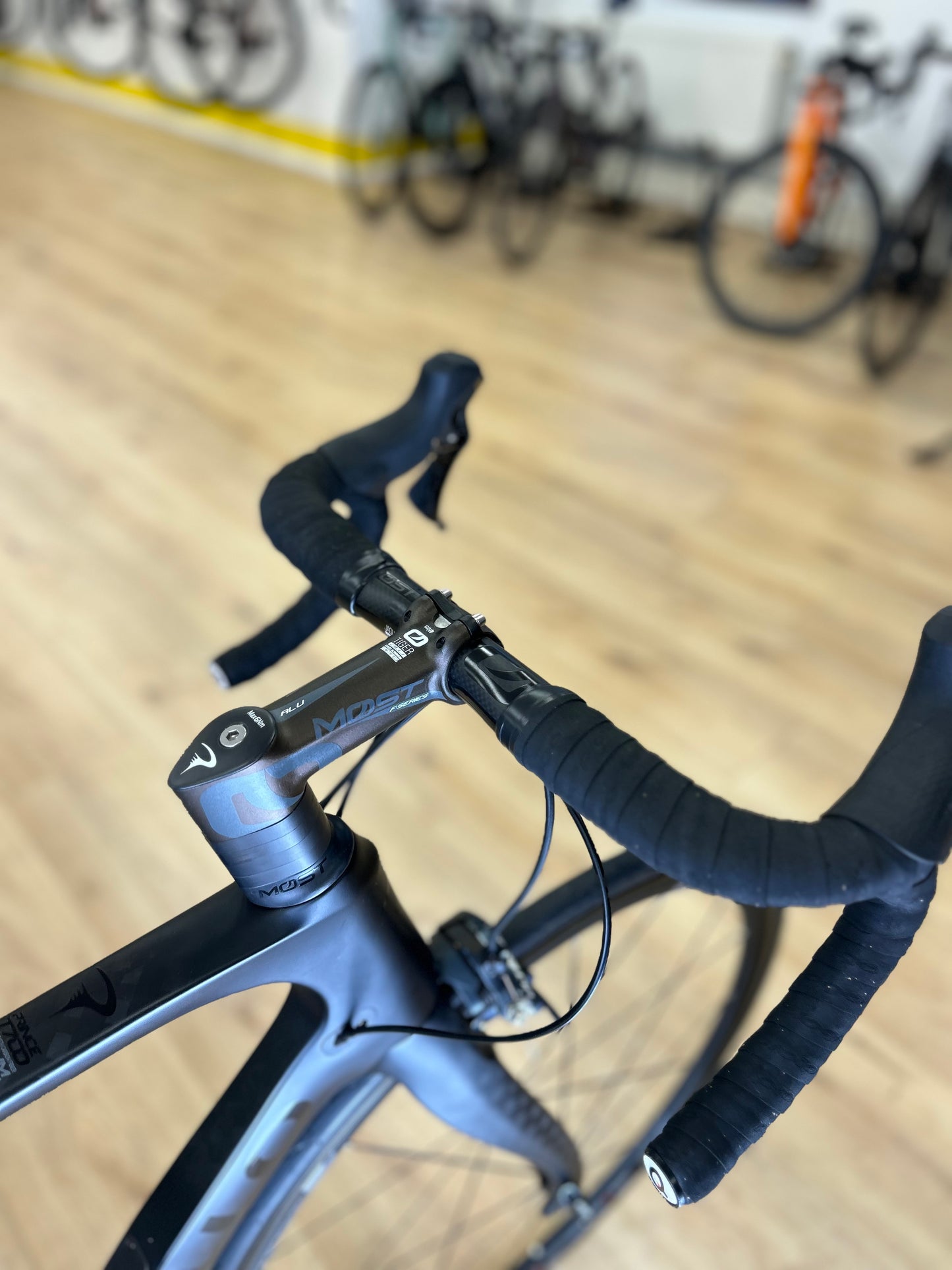 500km Pinarello Prince Carbon Racefiets