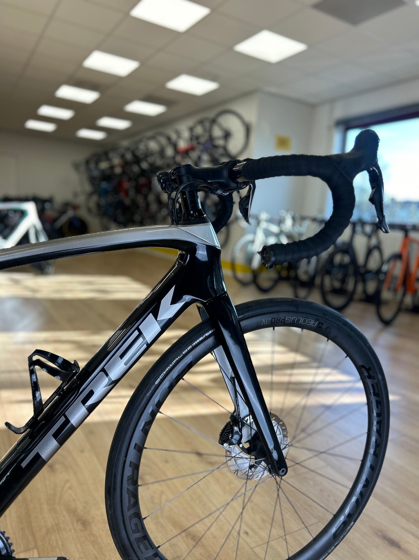 Trek Domane SLR7 Carbon Disc Racefiets