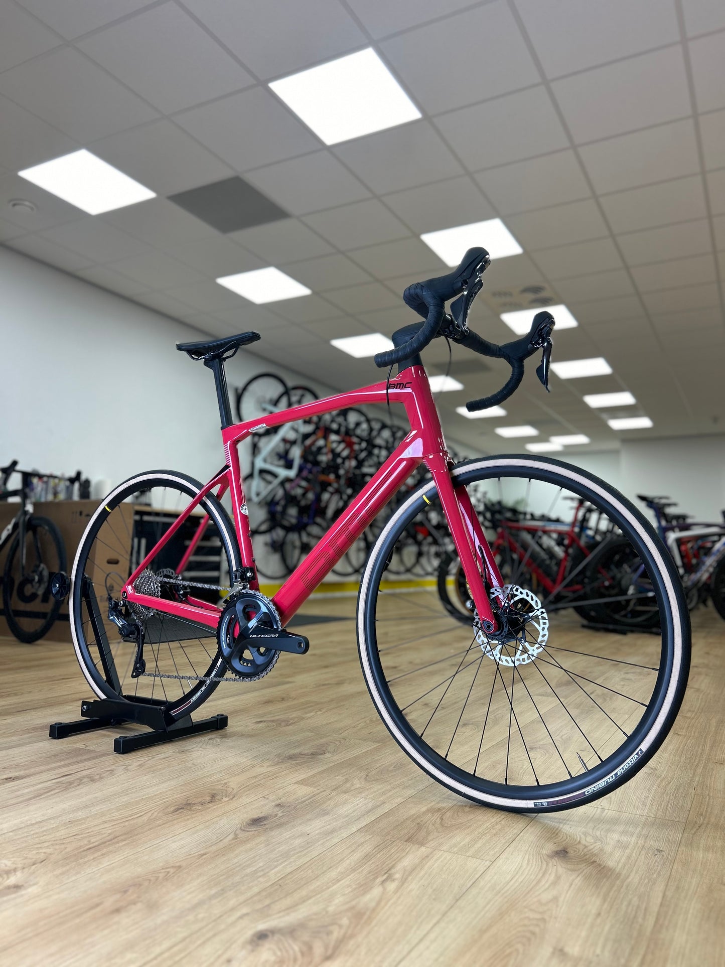 NEW - BMC Road Machine Ultegra Carbon Disc Racefiets