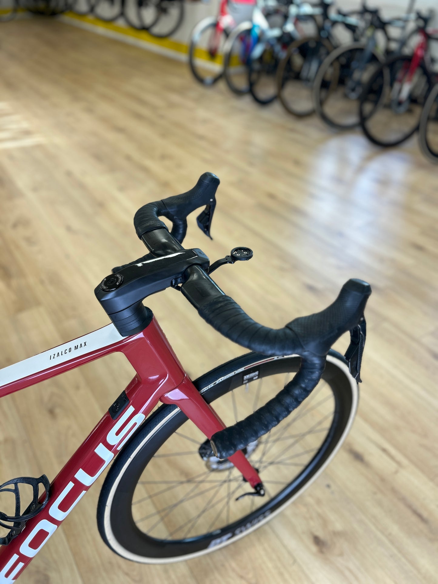 Focus Izalco Max 9.8 Di2 Carbon Racefiets