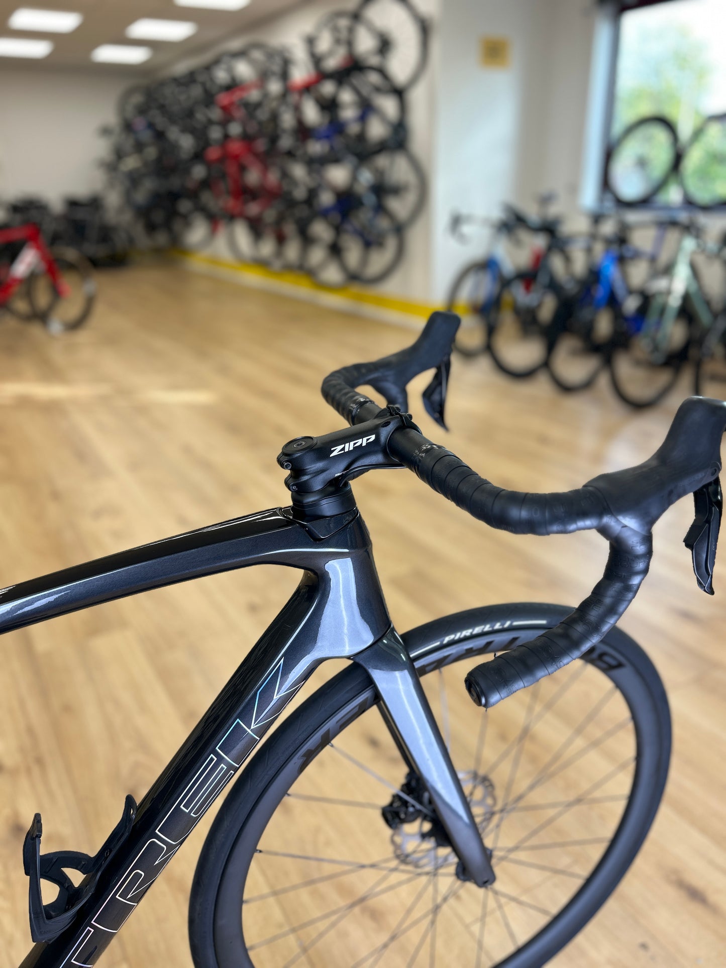 250km Trek Émonda SL6 Di2 Carbon Racefiets