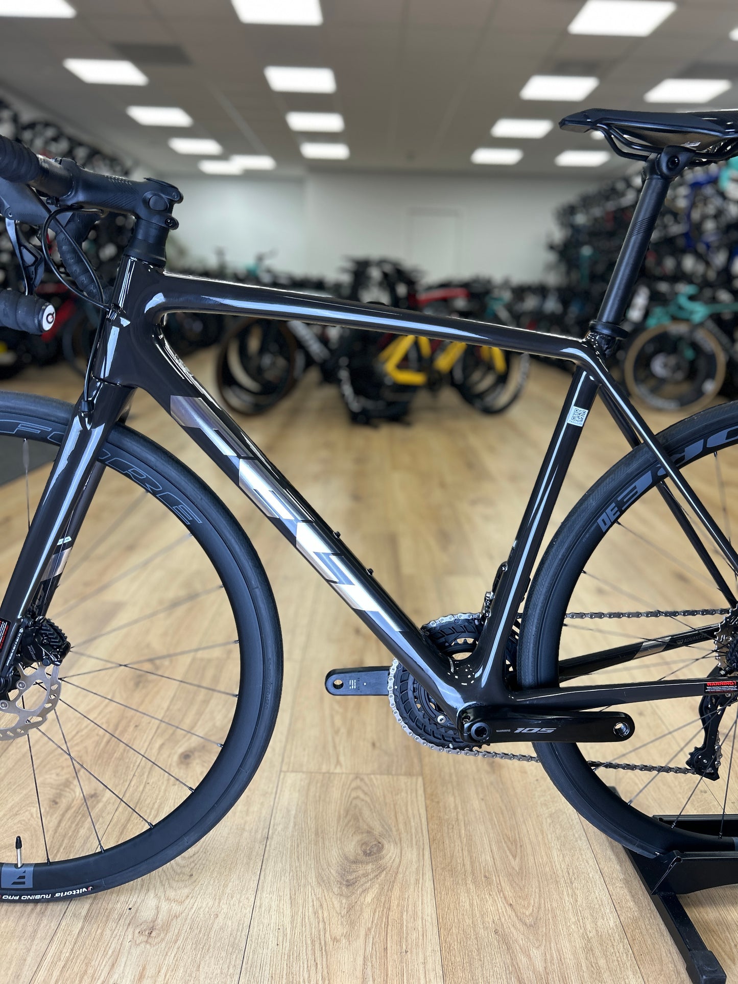 0km Showroom Model Felt FR Advanced Di2 Carbon Road Bike
