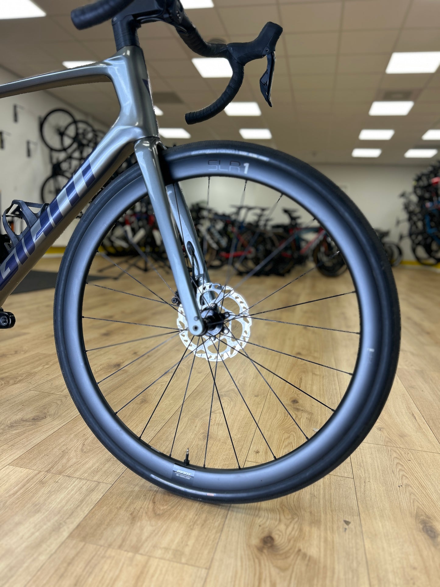 Giant Defy Advanced Di2 Carbon Racefiets