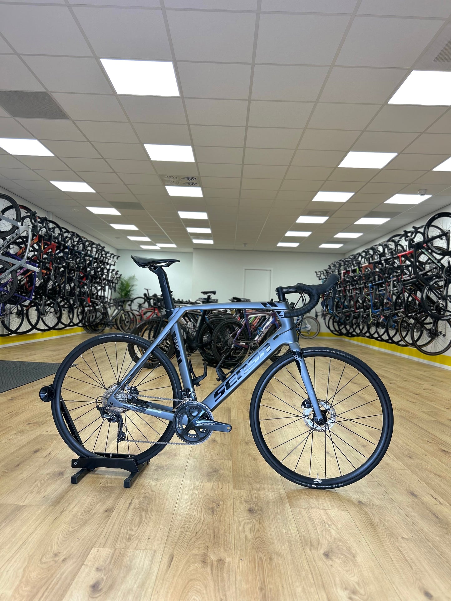 Sensa Giulia Evo MT61 Ultegra Carbon Disc Road Bike