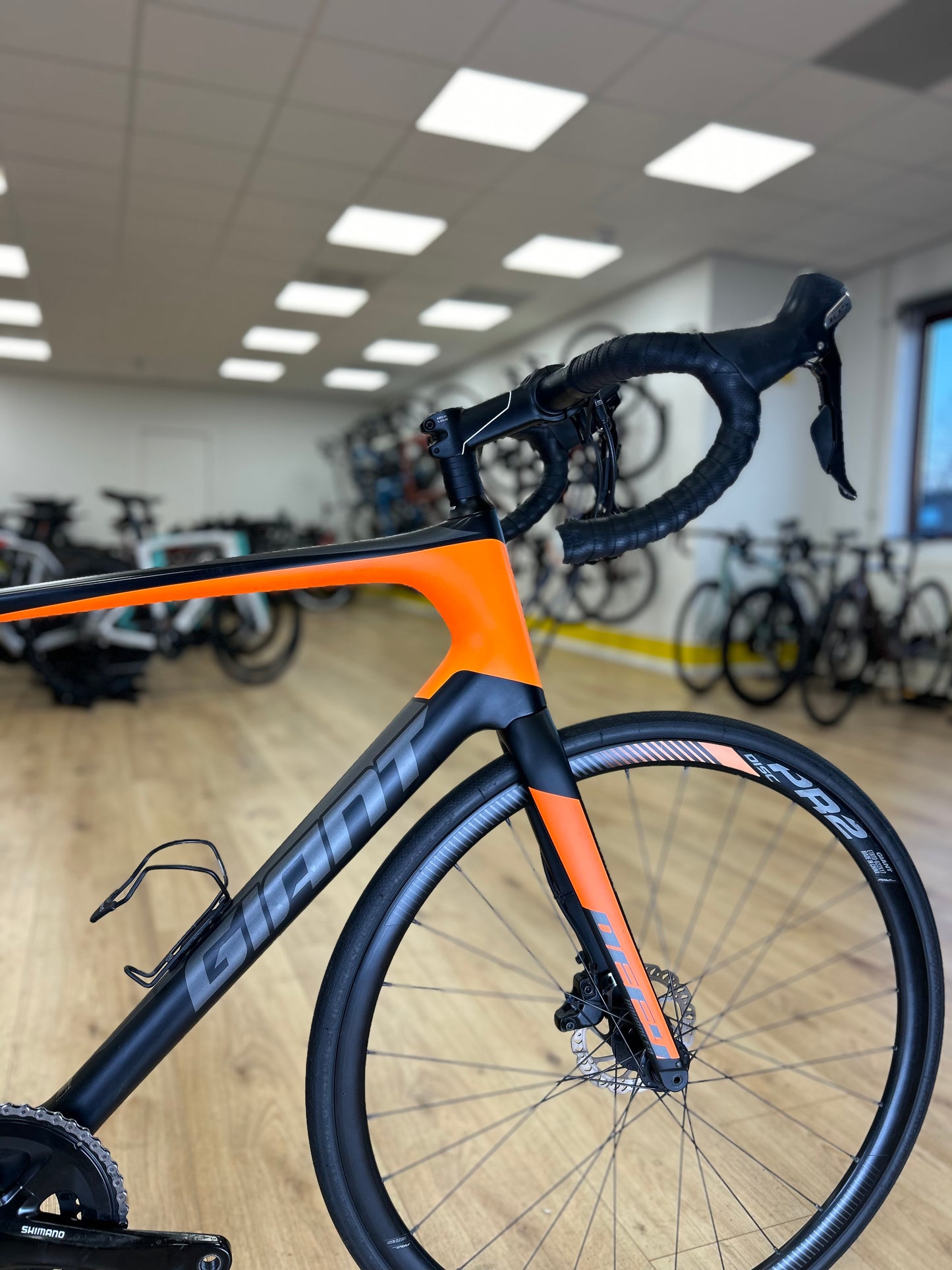 Giant Defy Carbon Disc Racefiets