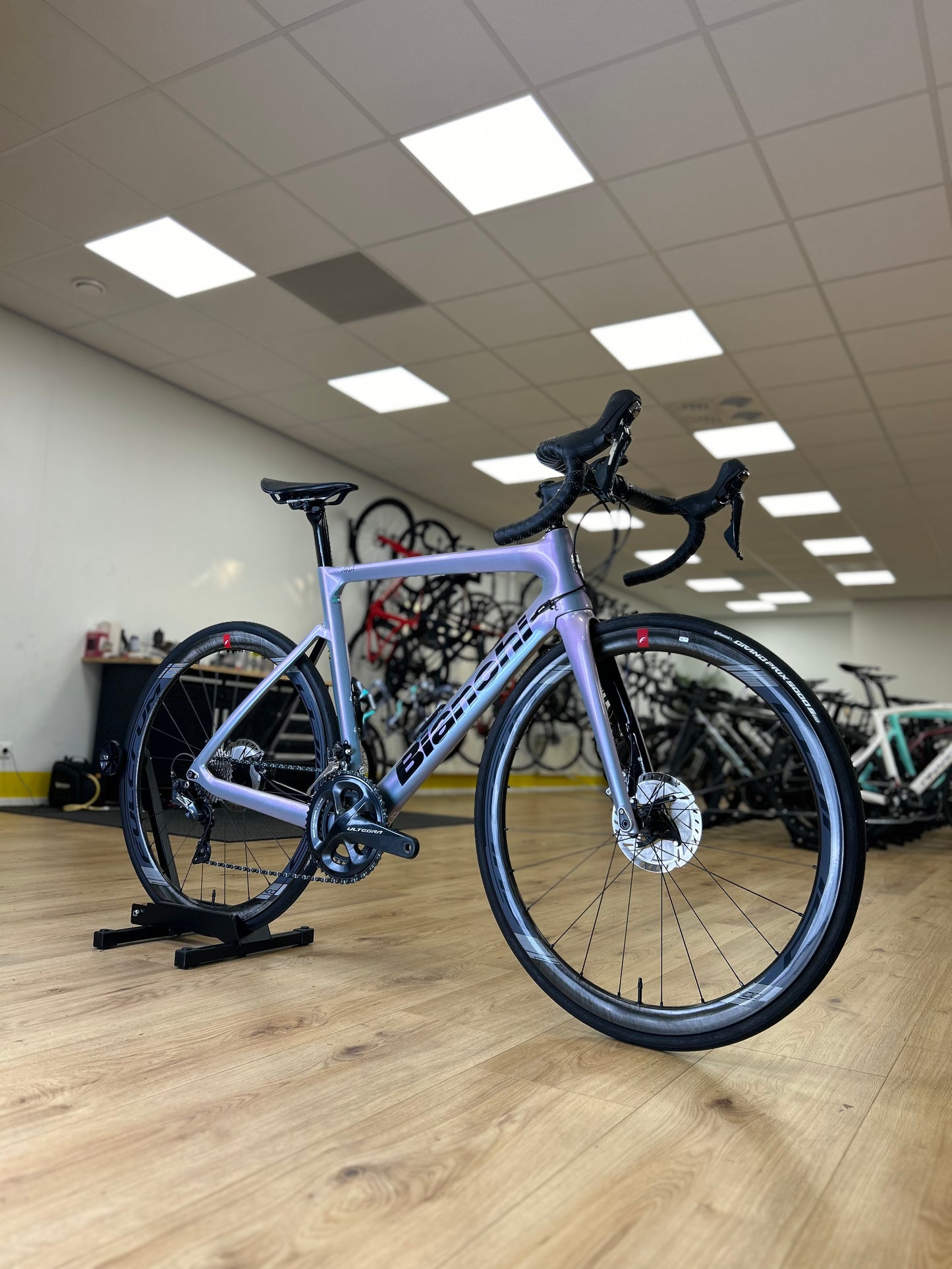 2500km Bianchi Aria Ultegra Carbon Disc Racefiets