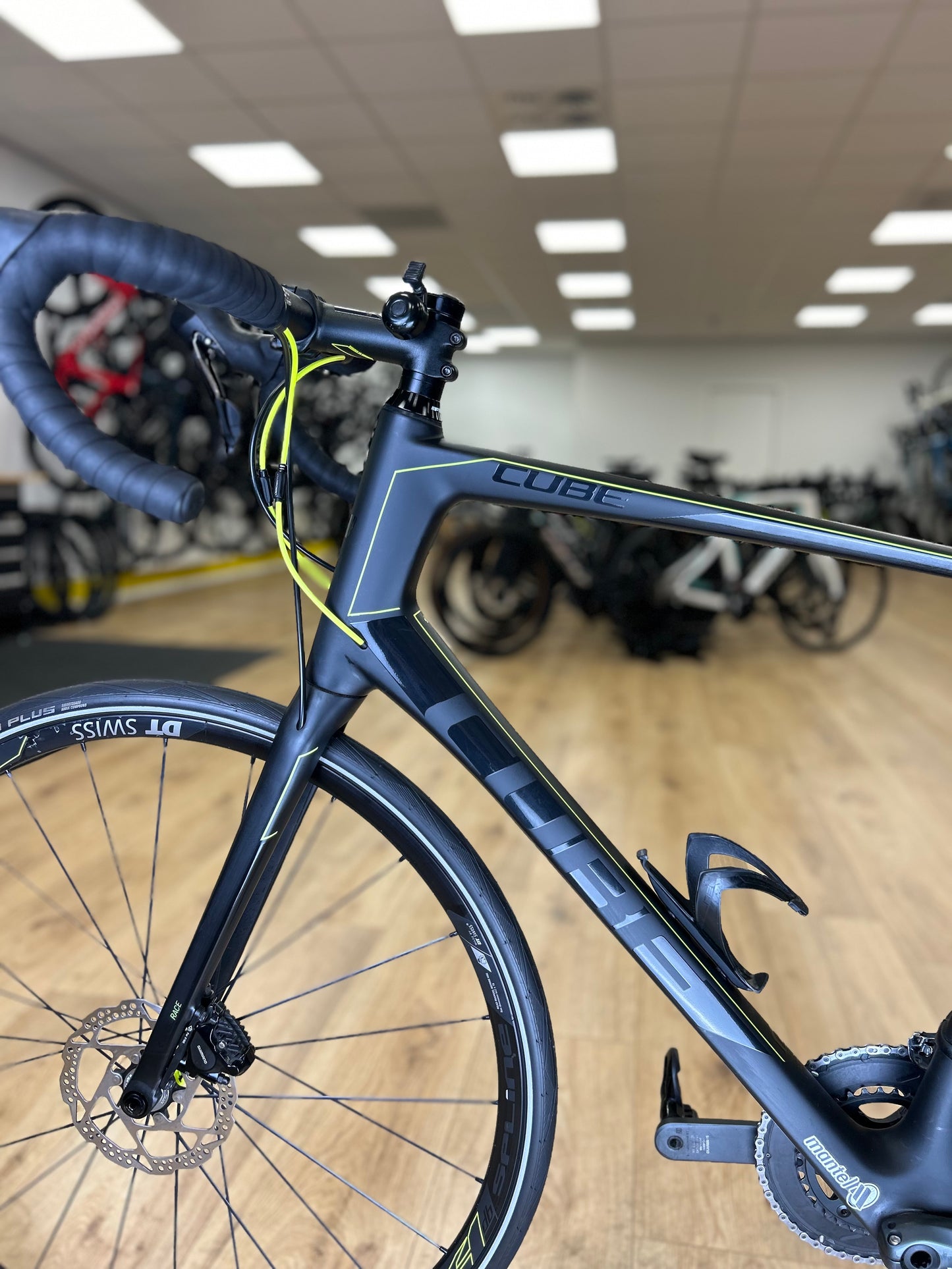 Cube Attain Carbon Disc Racefiets