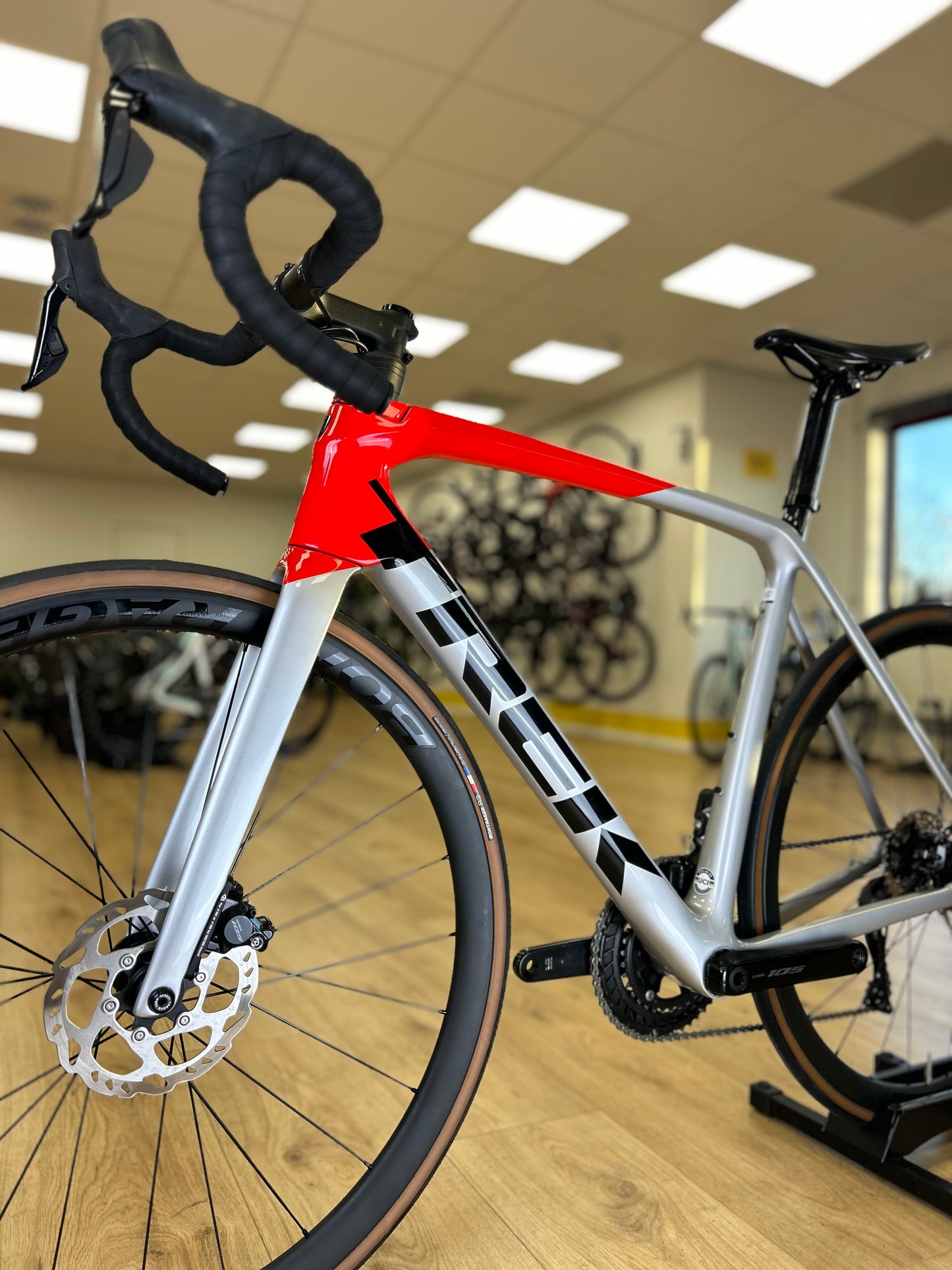 Trek Emonda SL6 Di2 Carbon Disc Racefiets