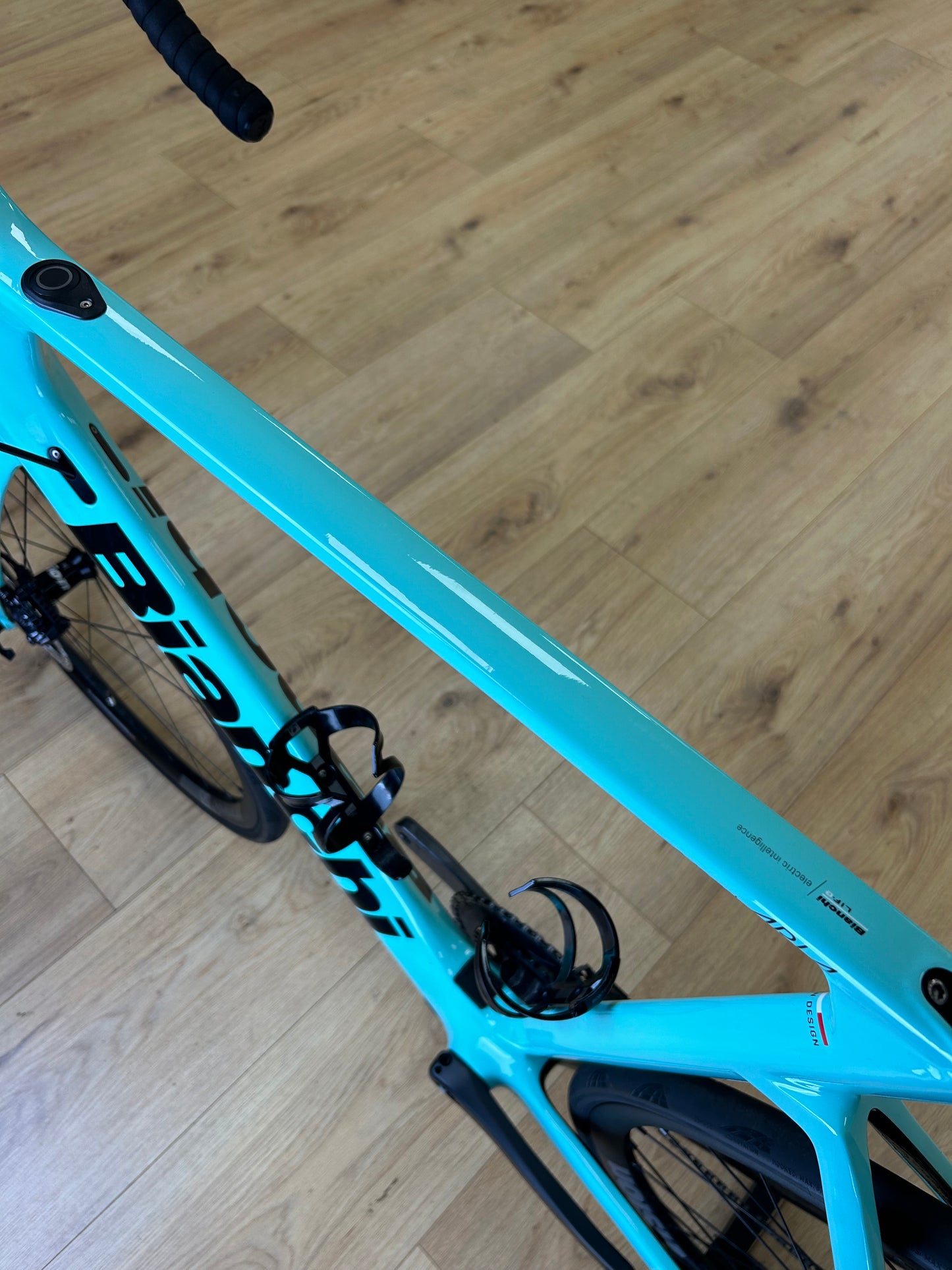 Bianchi Aria E-Bike Di2 Carbon Disc Racefiets