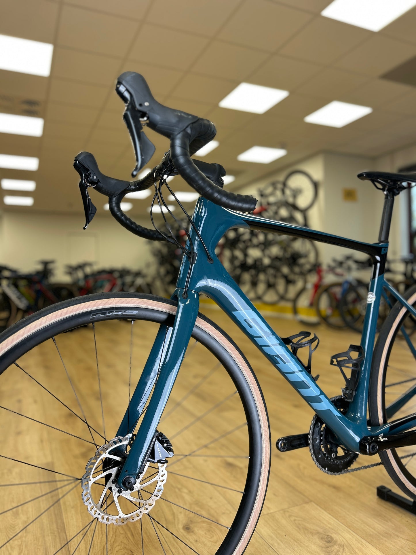 Giant Defy Carbon Racefiets