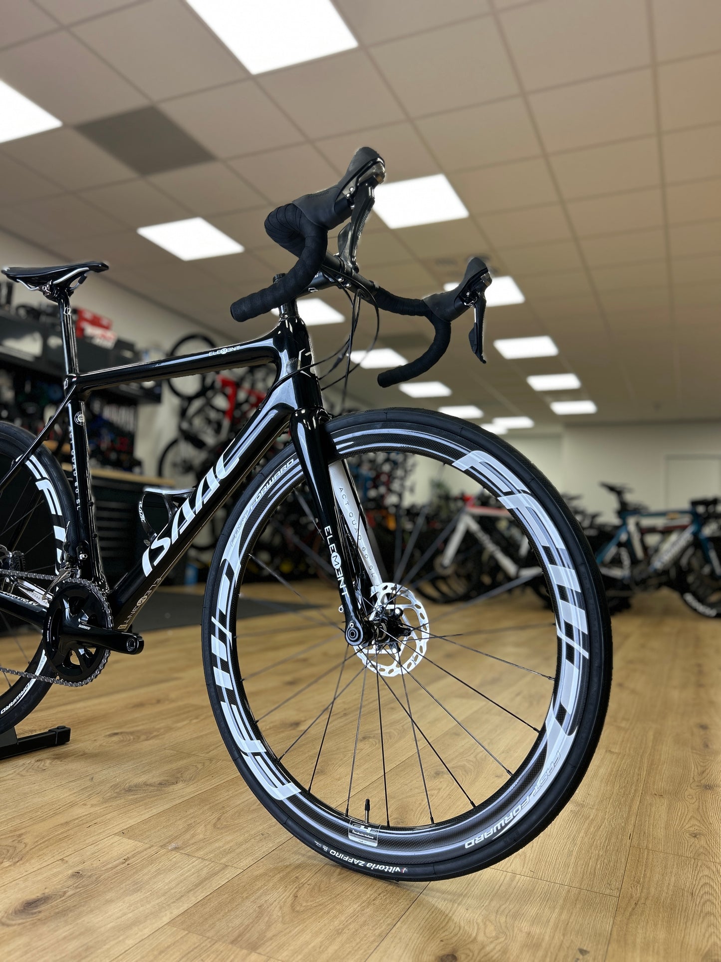 Isaac Element Carbon Racefiets