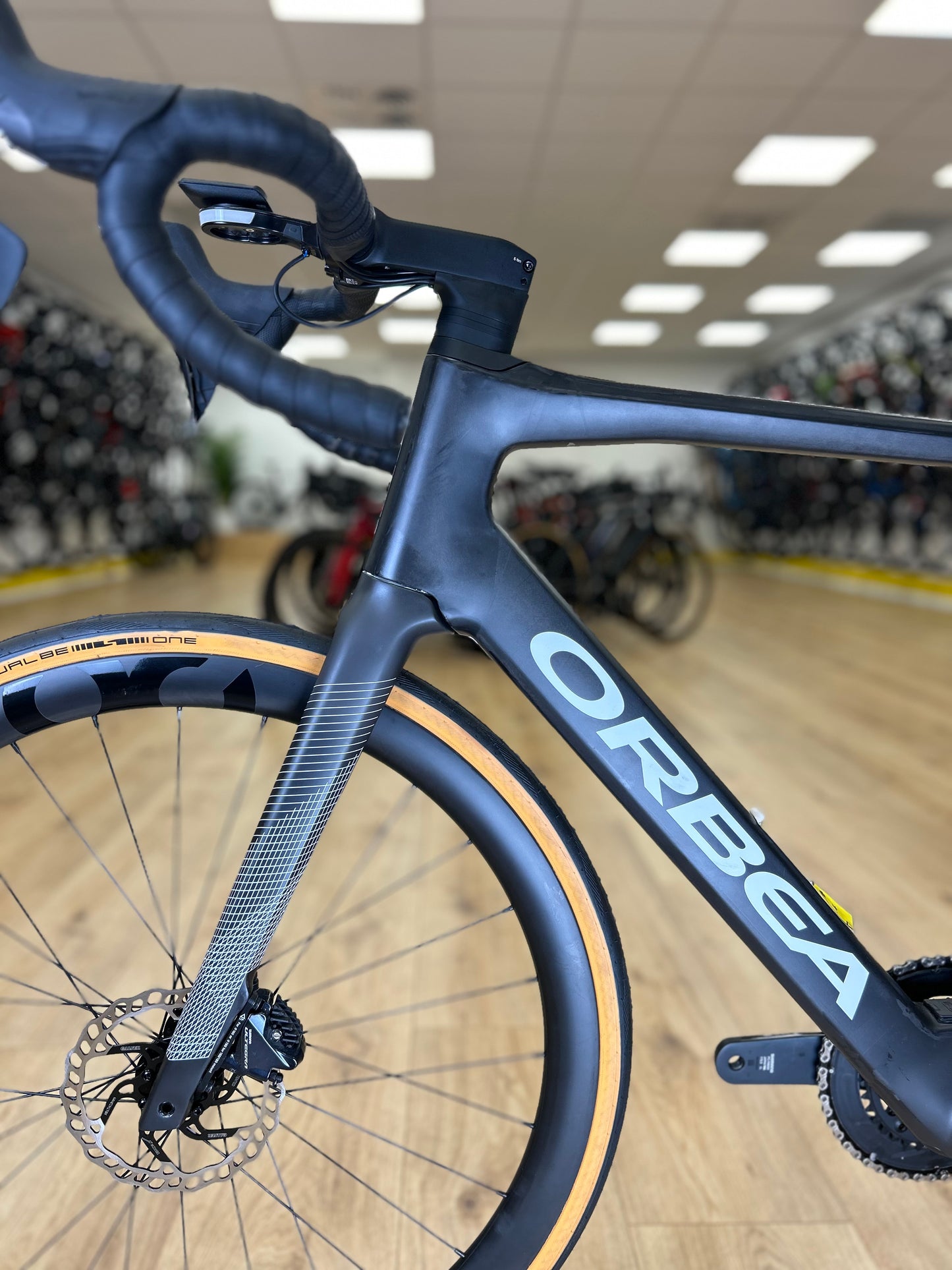 0km Showroom Model Orbea Gain M20 Ultegra Carbon Racing Bike
