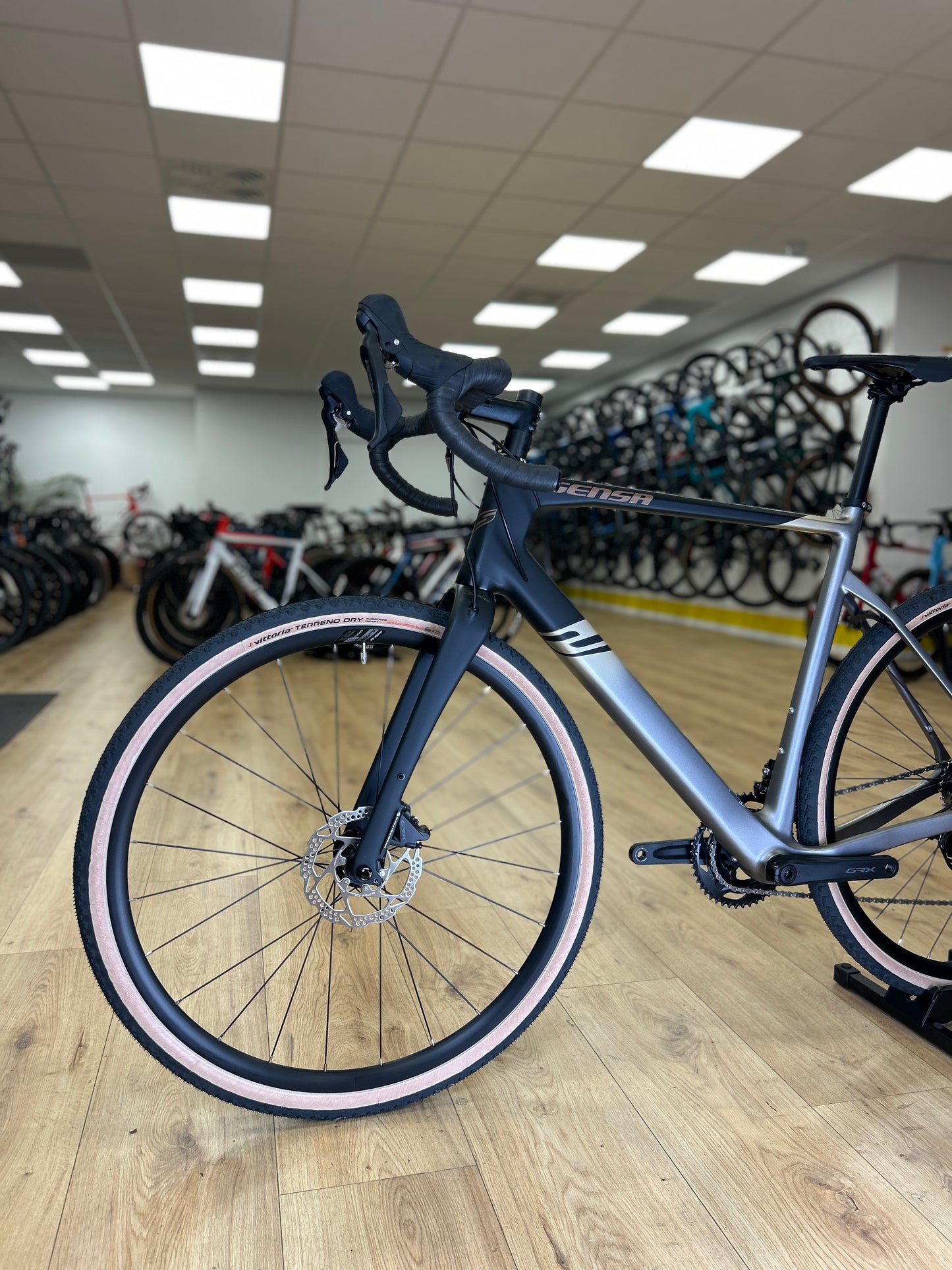 0km Showroom Model Sensa Giulia Elite Gravel