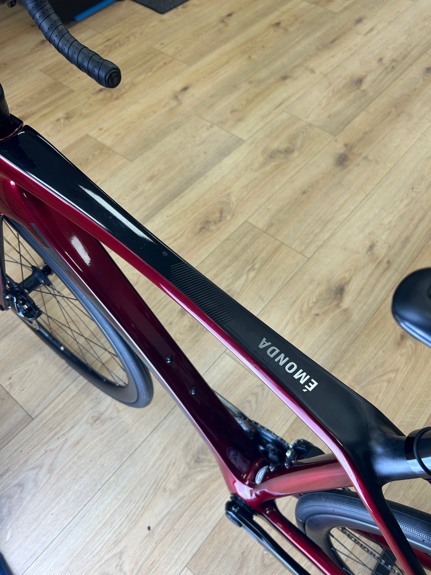 Trek Émonda SL6 AXS Carbon Road Bike