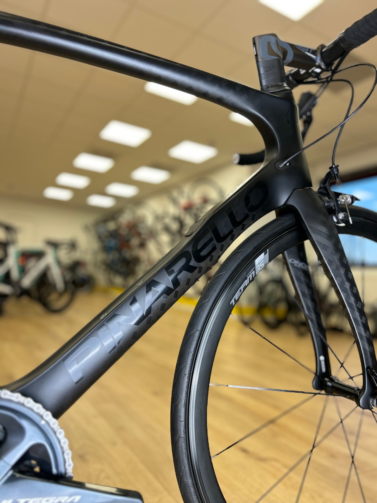 500km Pinarello Prince Carbon Racefiets