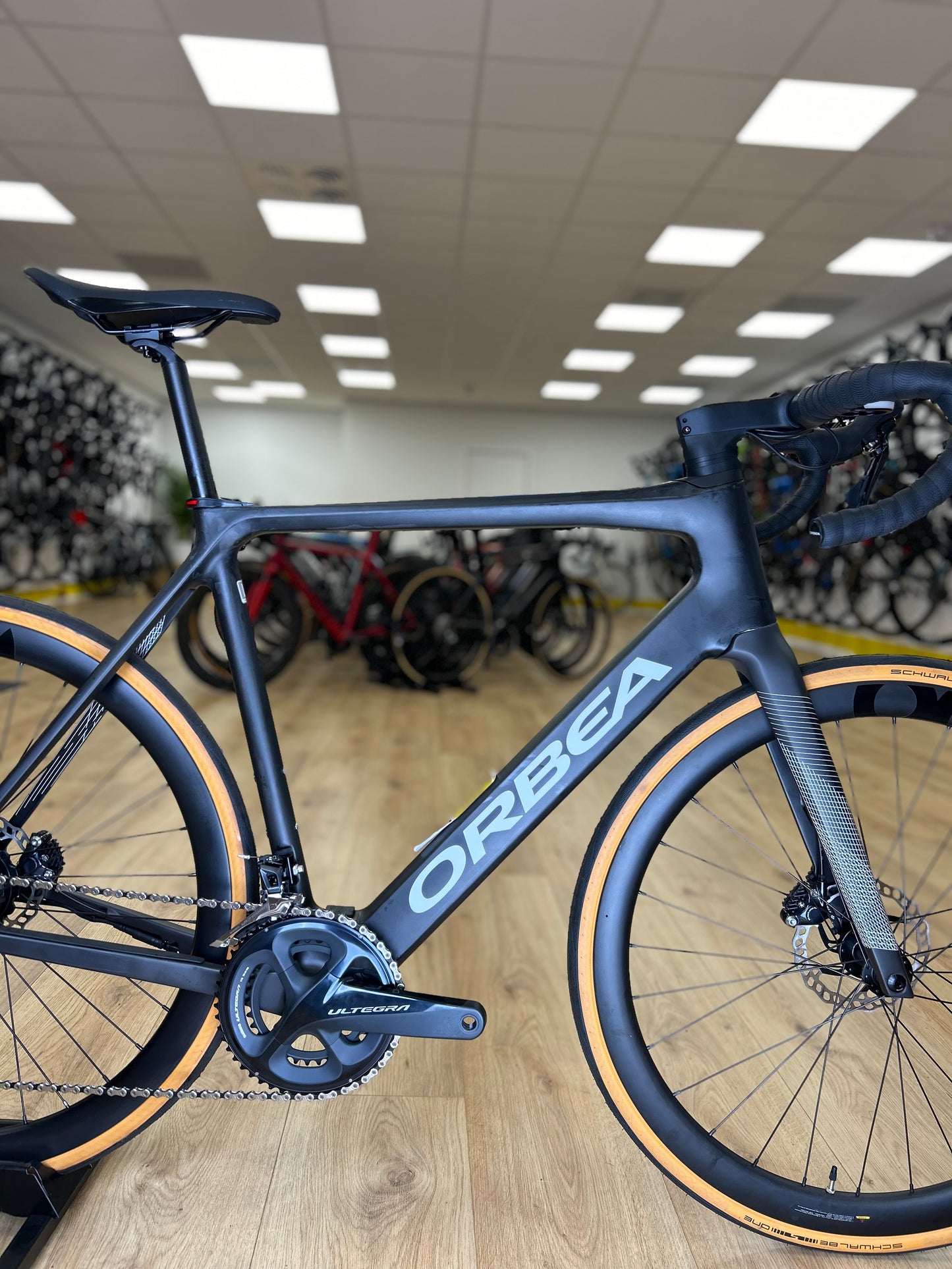 0km Showroom Model Orbea Gain M20 Ultegra Carbon Racing Bike