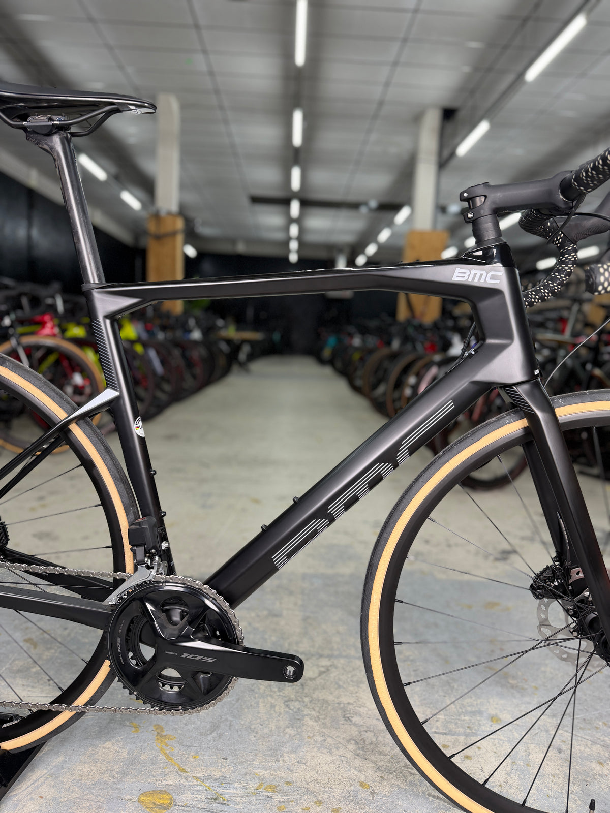 NIEUW BMC Roadmachine Five Di2 Carbon Racefiets