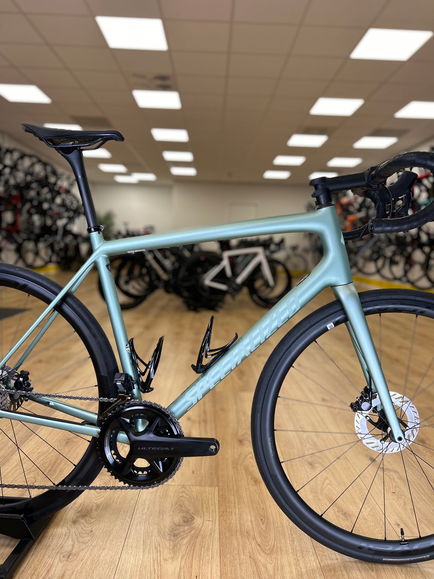 200km Specialized Aethos Pro Di2 Carbon Disc Racefiets