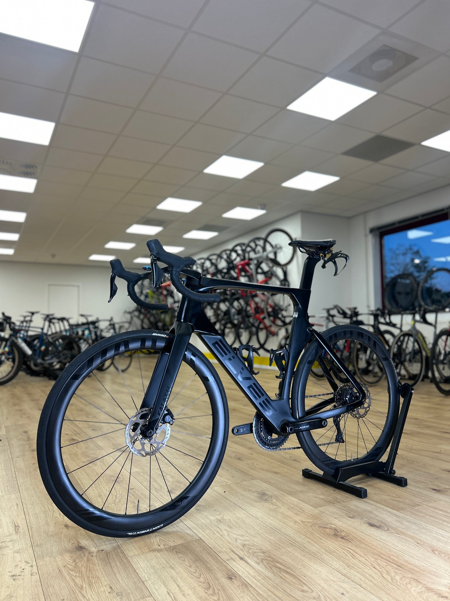 Elves Falath Pro Di2 Carbon Racefiets