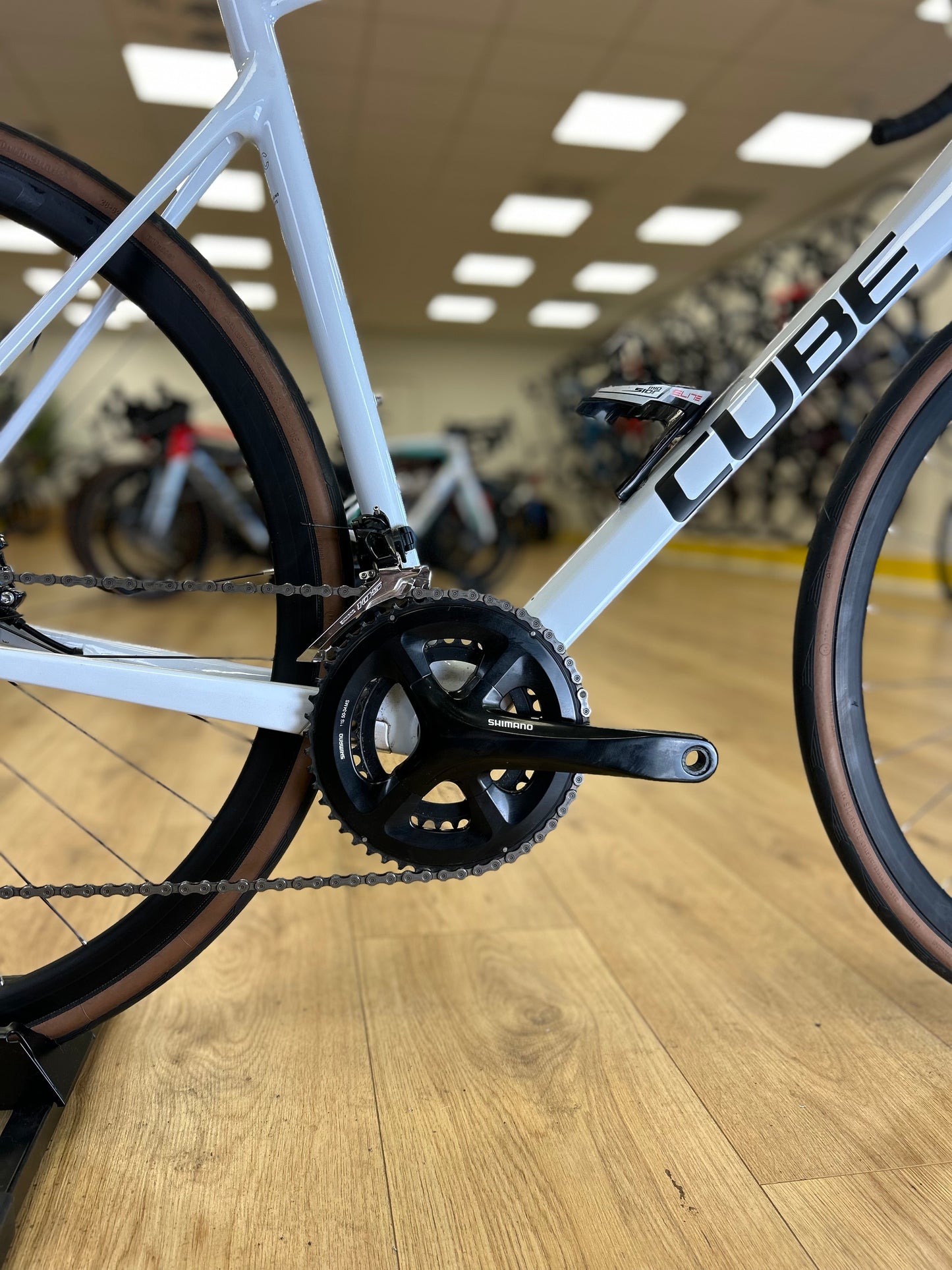 Cube Attain Carbon Disc Racefiets