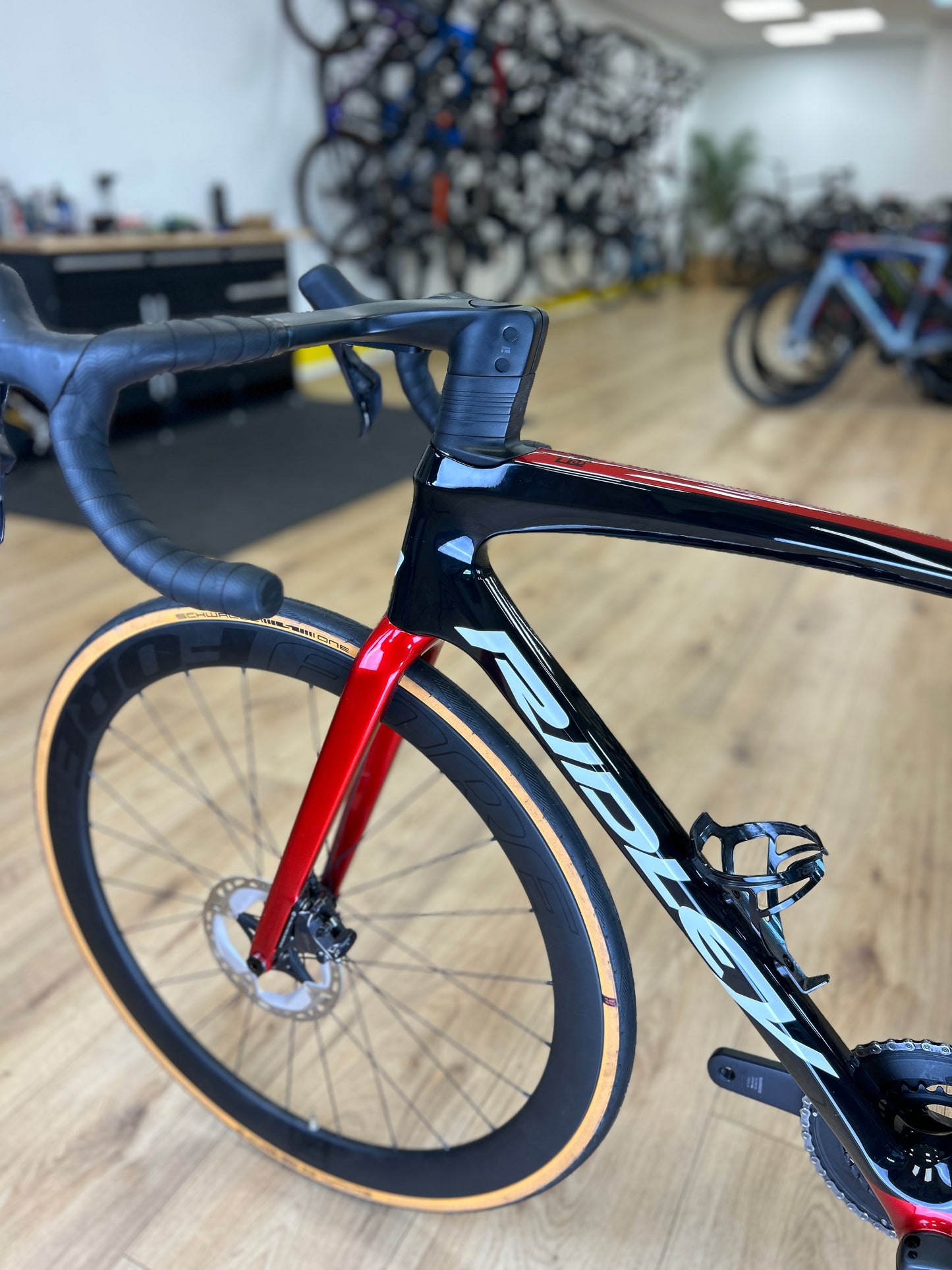 500km Ridley Fênix Slic Di2 Carbon Racefiets