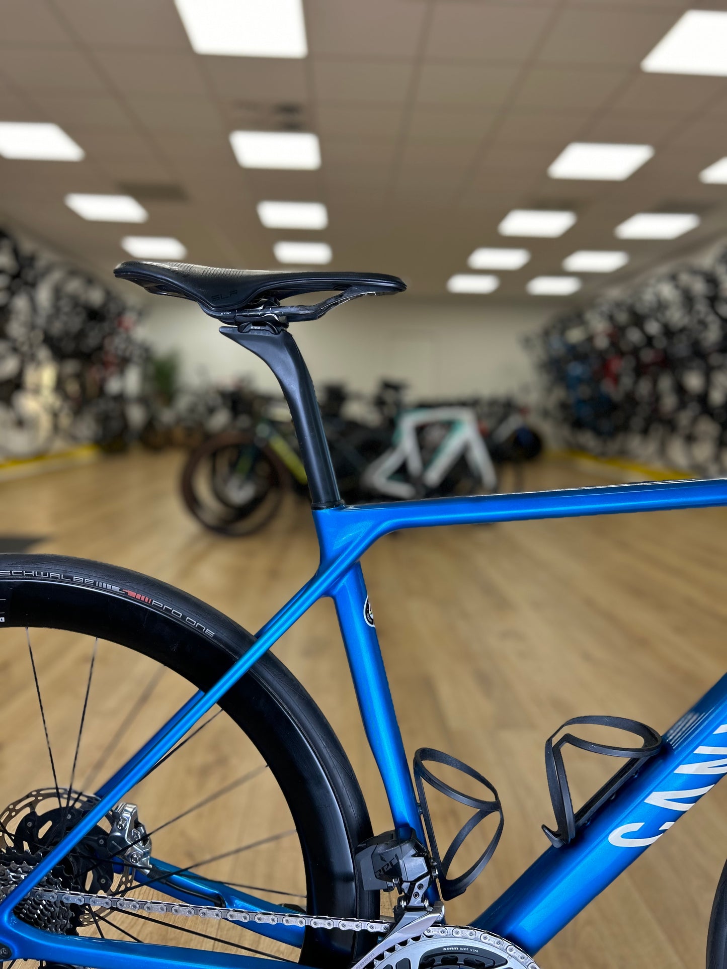 Canyon Ultimate eTap Red Carbon Disc Racefiets