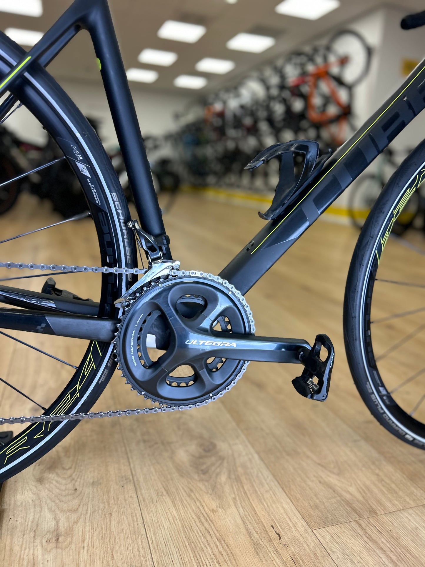 Cube Attain Carbon Disc Racefiets