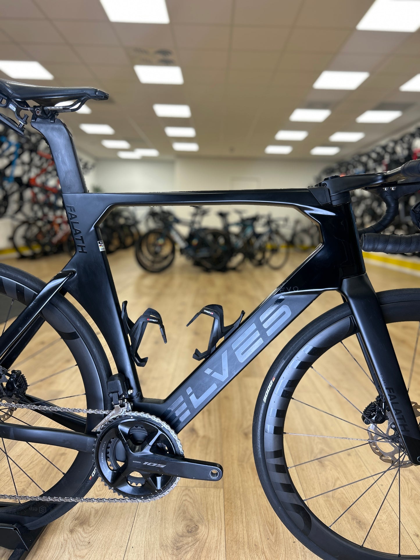 Elves Falath Pro Di2 Carbon Racefiets