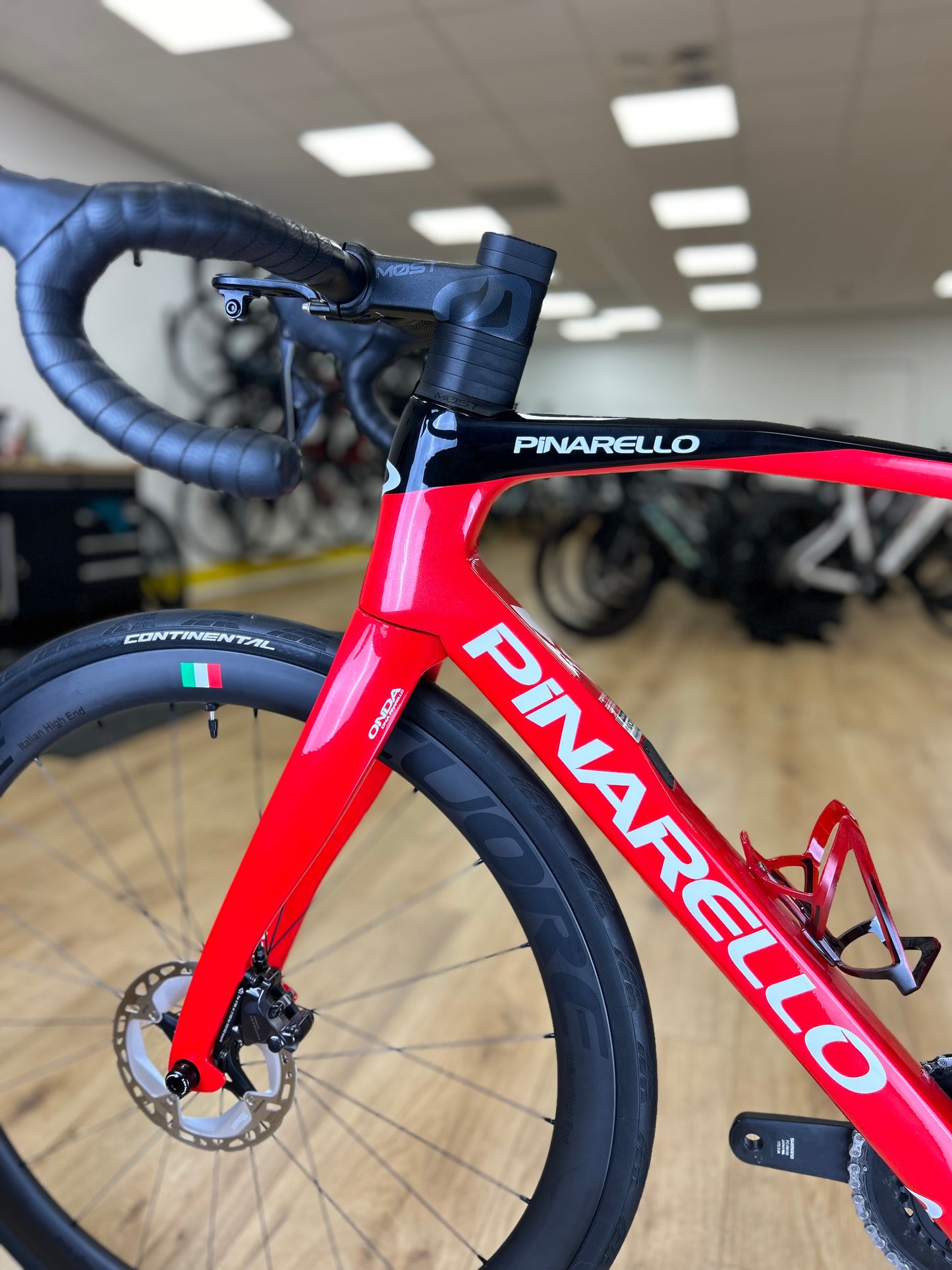 2024 Pinarello X3 Di2 Carbon Disc Racefiets
