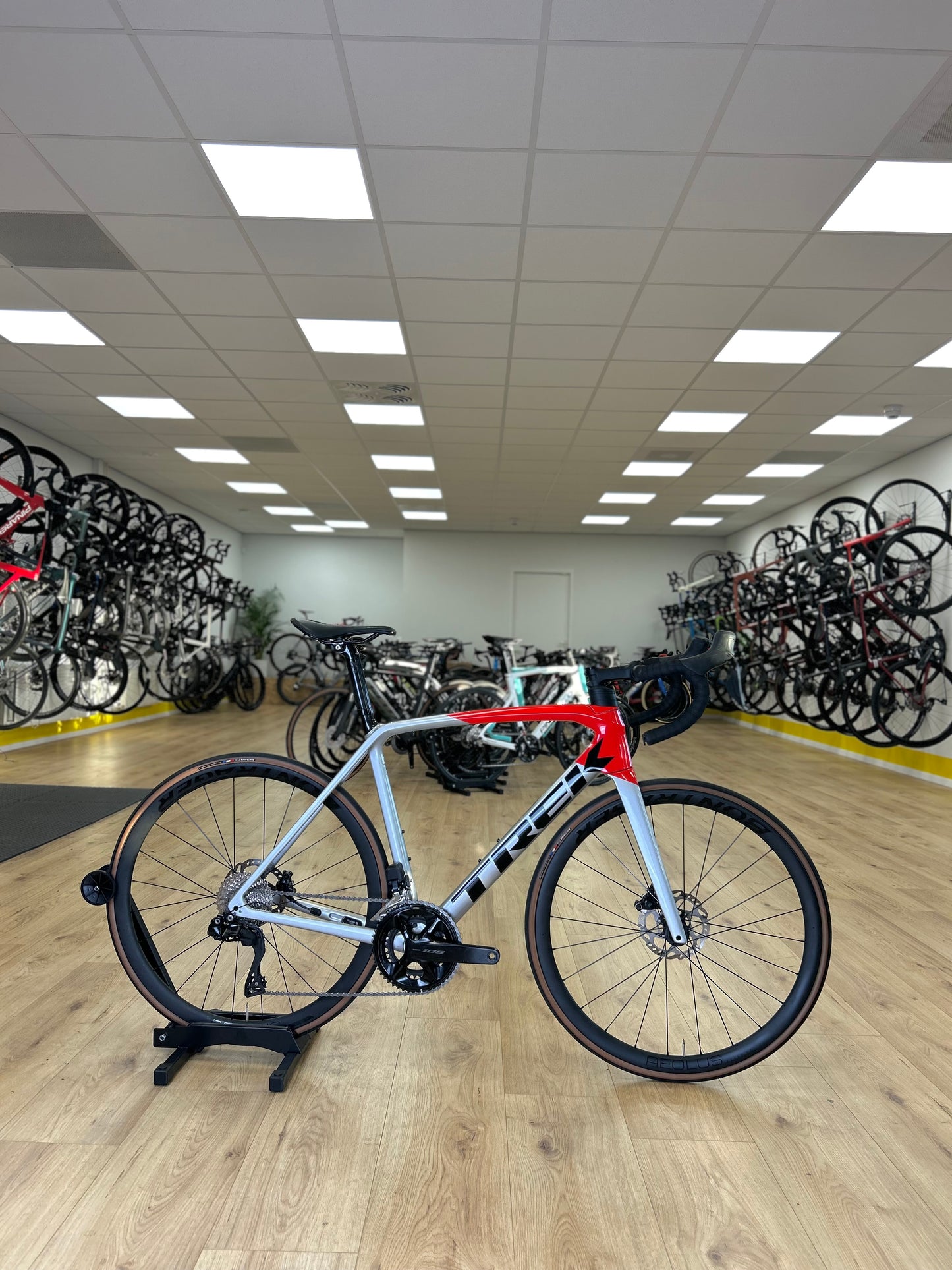 Trek Emonda SL6 Di2 Carbon Disc Racefiets