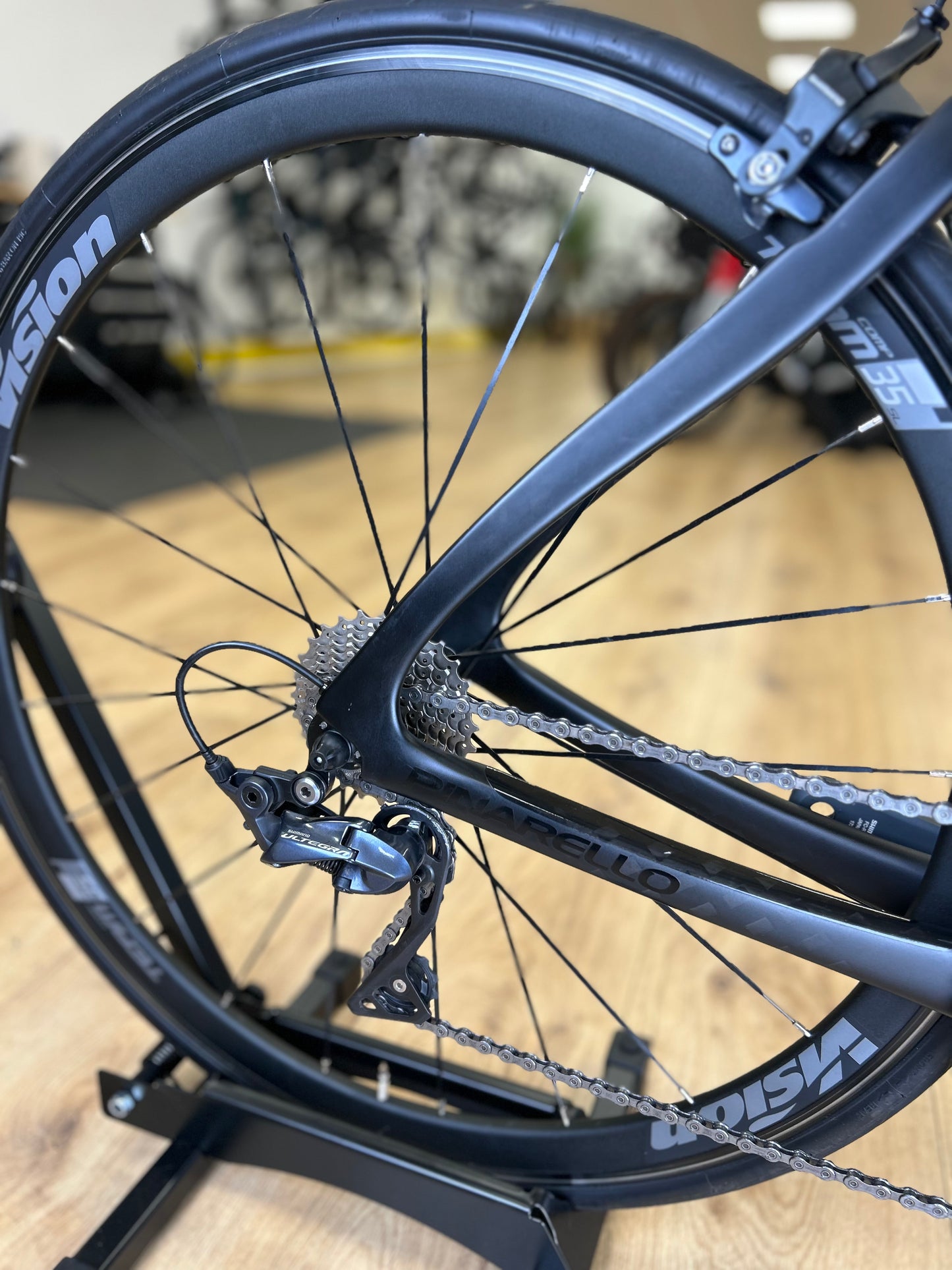 500km Pinarello Prince Carbon Racefiets