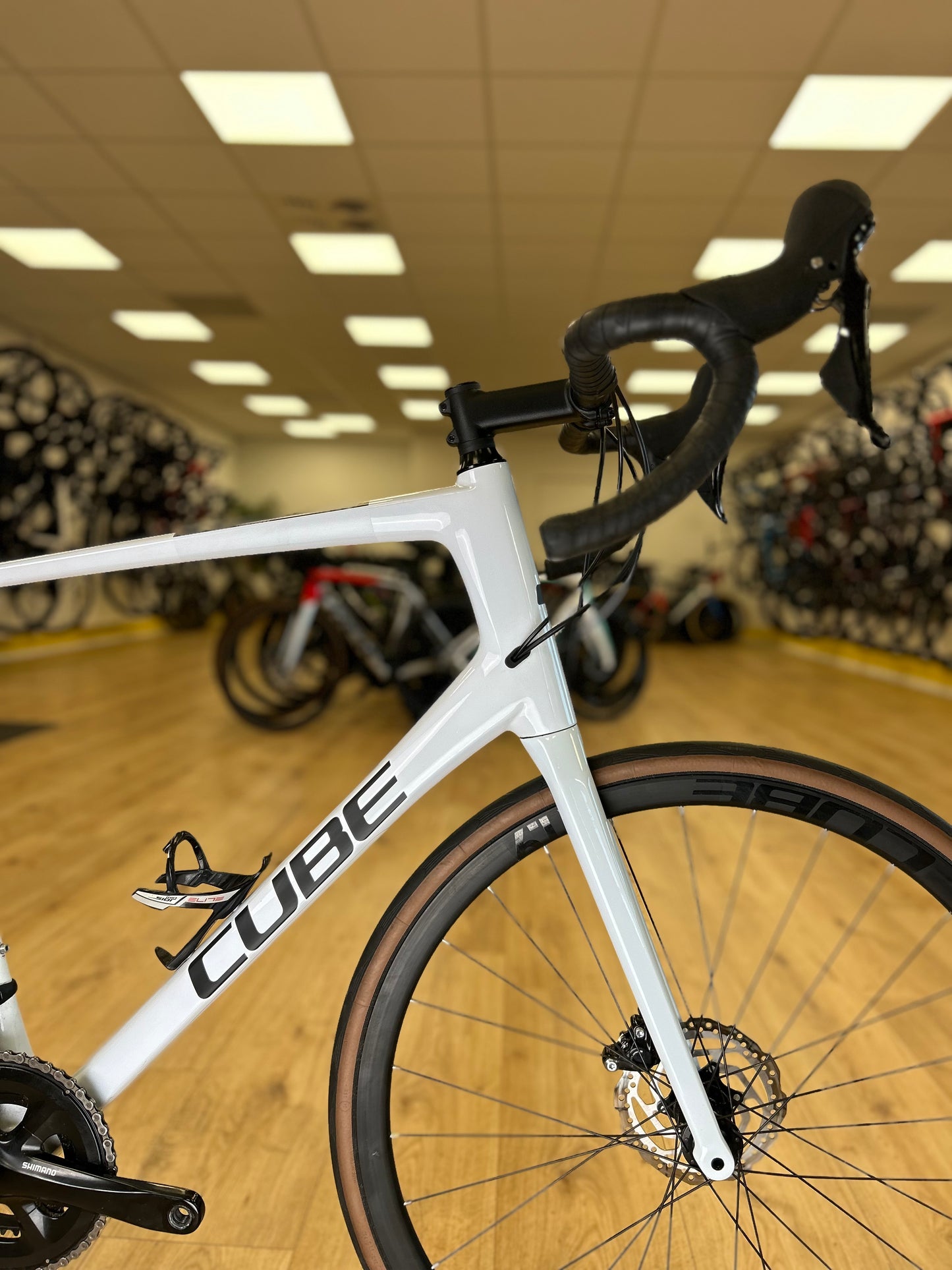 Cube Attain Carbon Disc Racefiets