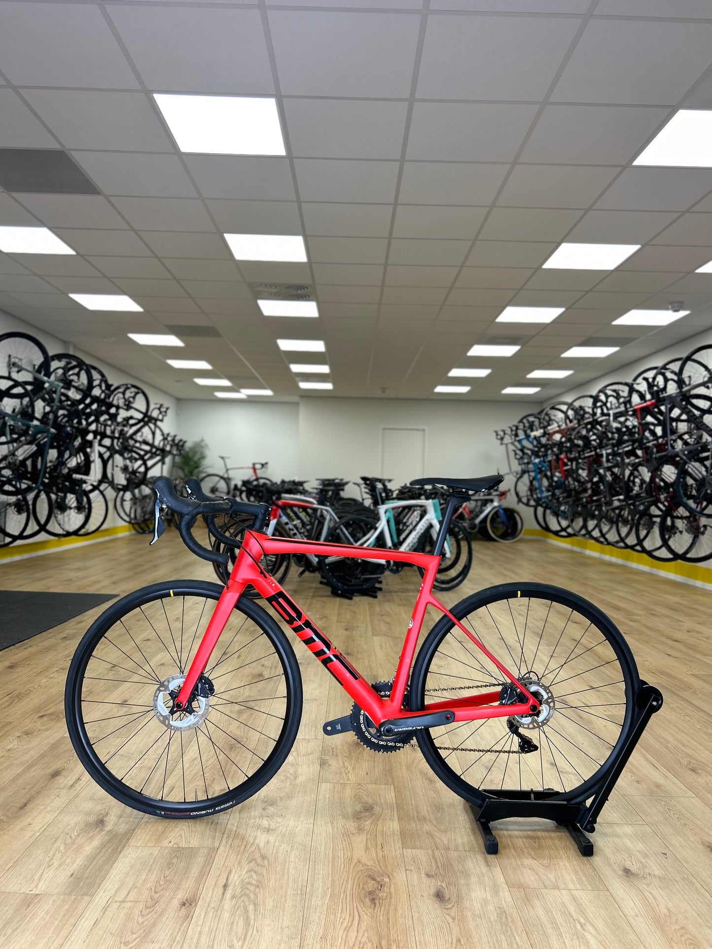 NEW BMC TeamMachine Carbon Disc Racefiets