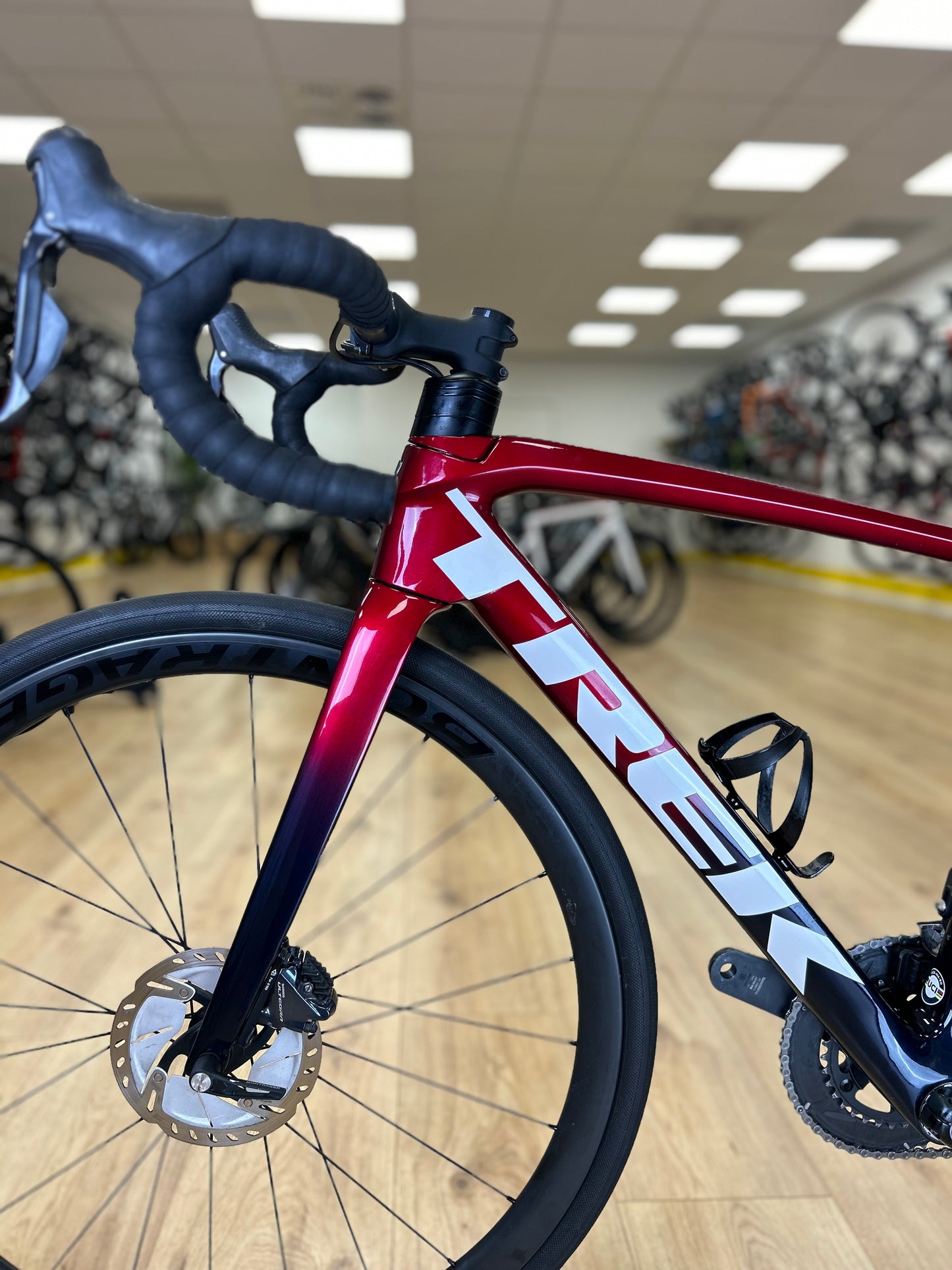 Trek Emonda SLR7 Di2 Carbon Disc Racefiets