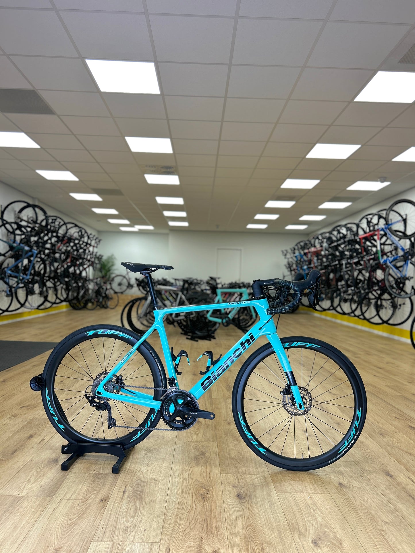 Bianchi Infinito Carbon Disc Racefiets