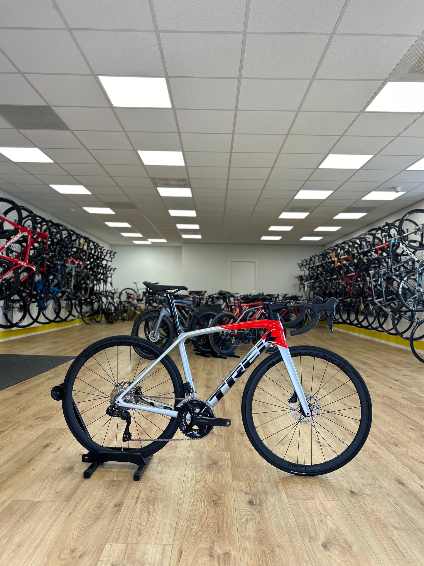 100km Trek Emonda SL6 Di2 Carbon Disc Road Bike