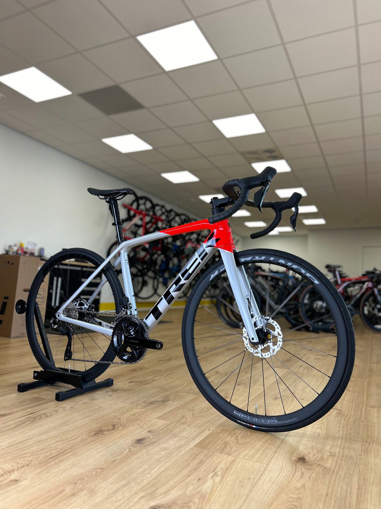 100km Trek Emonda SL6 Di2 Carbon Disc Road Bike