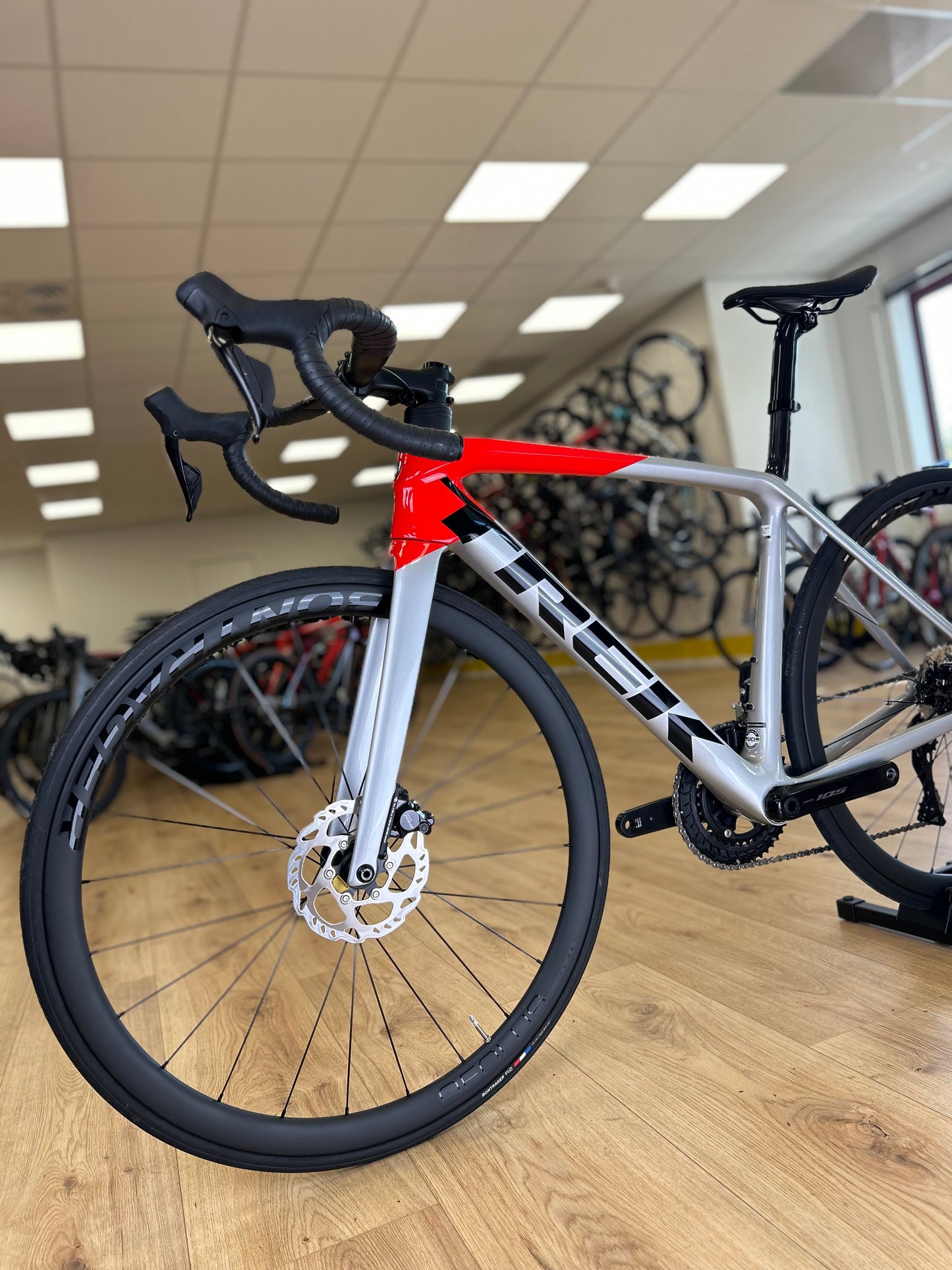 100km Trek Emonda SL6 Di2 Carbon Disc Road Bike