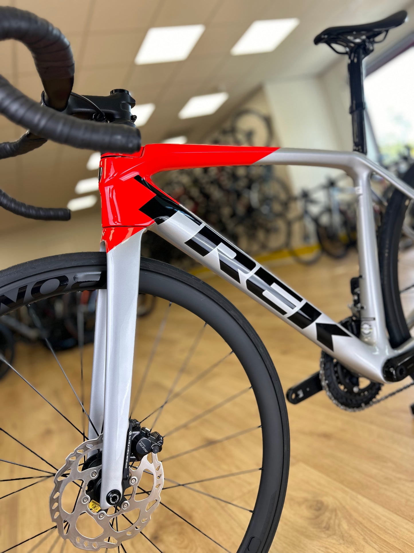 100km Trek Emonda SL6 Di2 Carbon Disc Road Bike