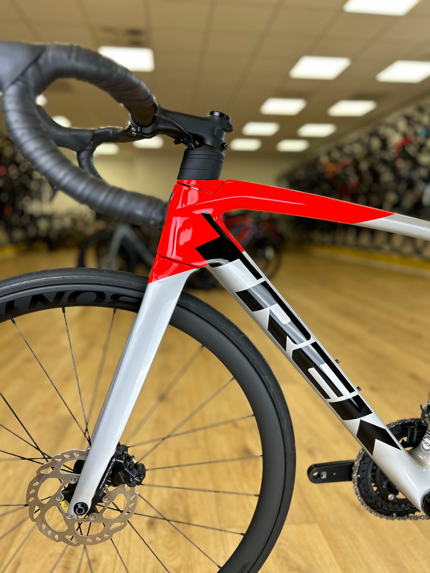 100km Trek Emonda SL6 Di2 Carbon Disc Road Bike