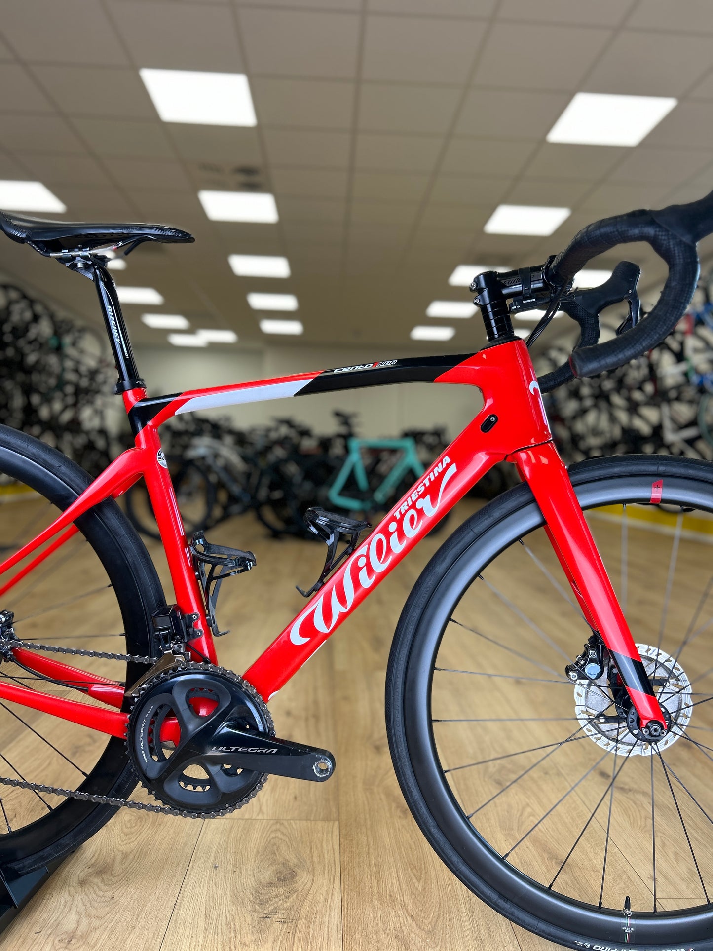 Wilier Cento1 Di2 Carbon Disc Racefiets