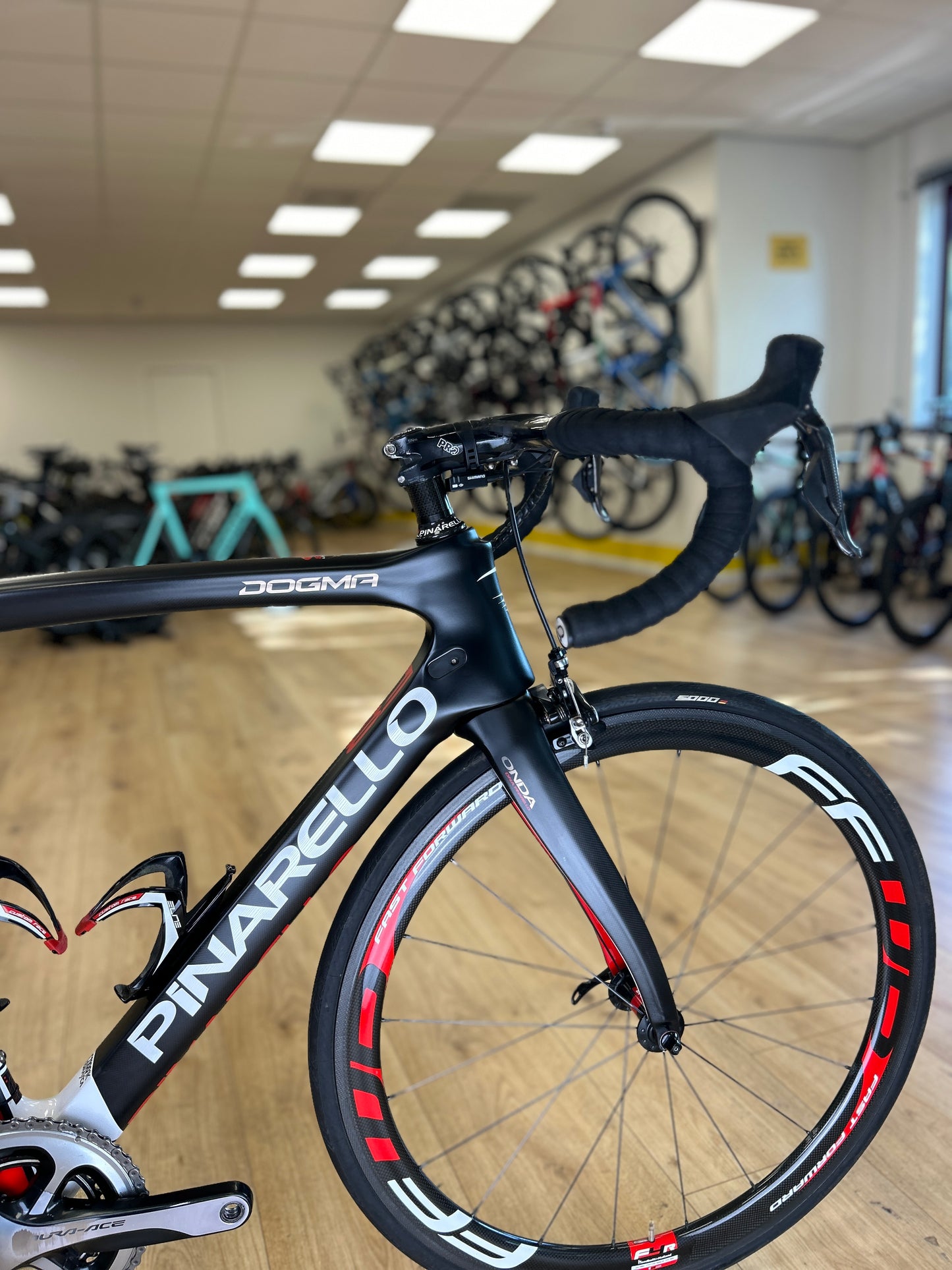 Pinarello F8 DI2 Carbon Disc Racefiets