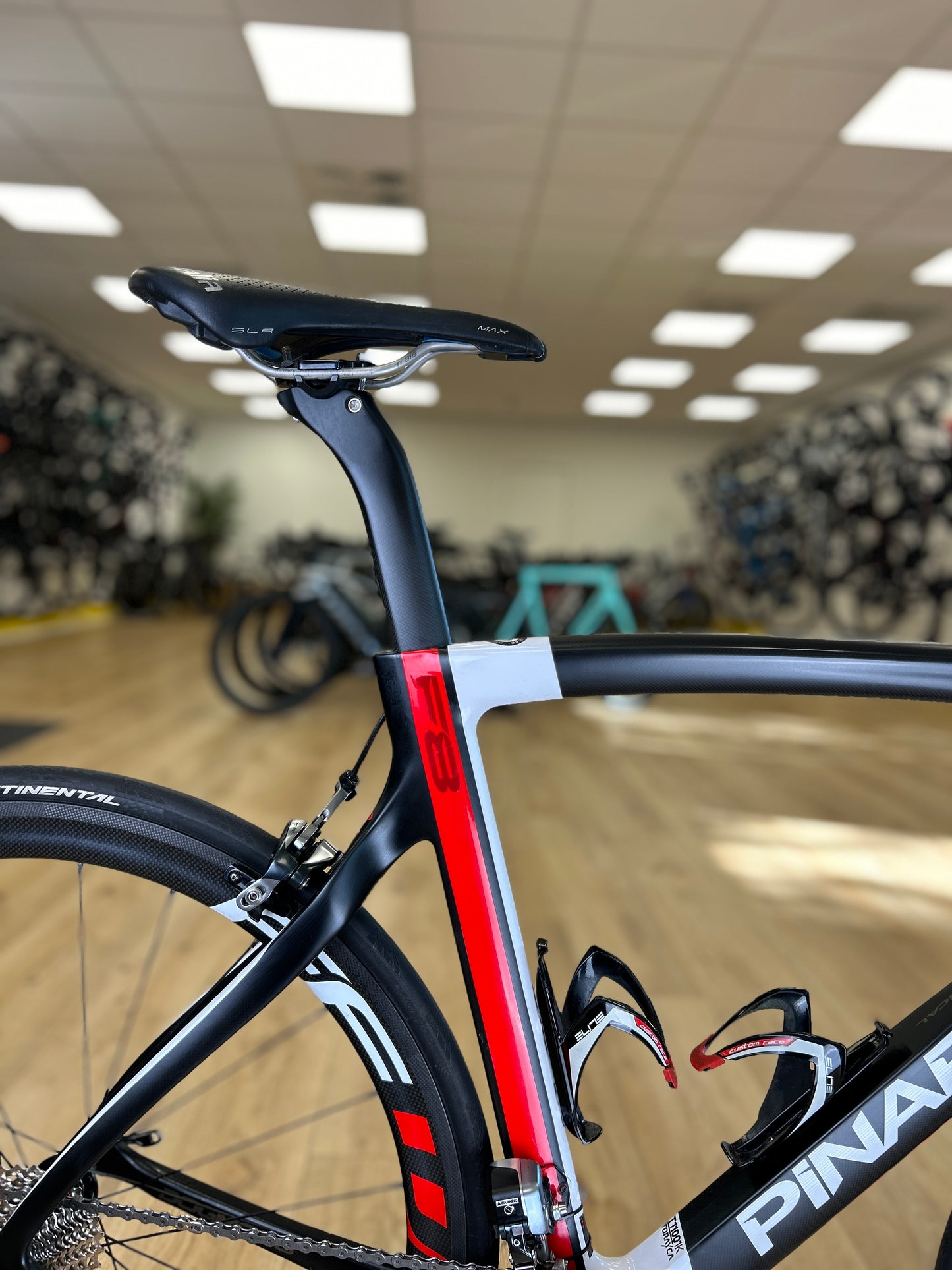 Pinarello F8 DI2 Carbon Disc Racefiets