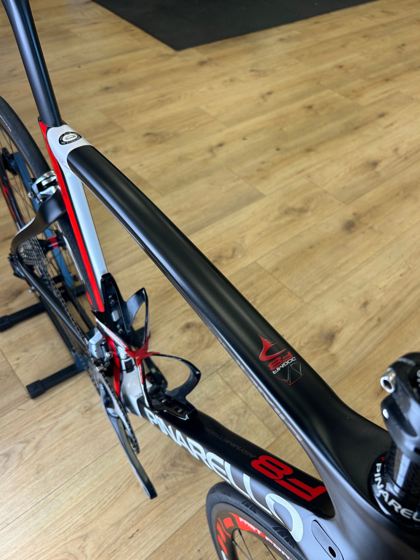 Pinarello F8 DI2 Carbon Disc Racefiets