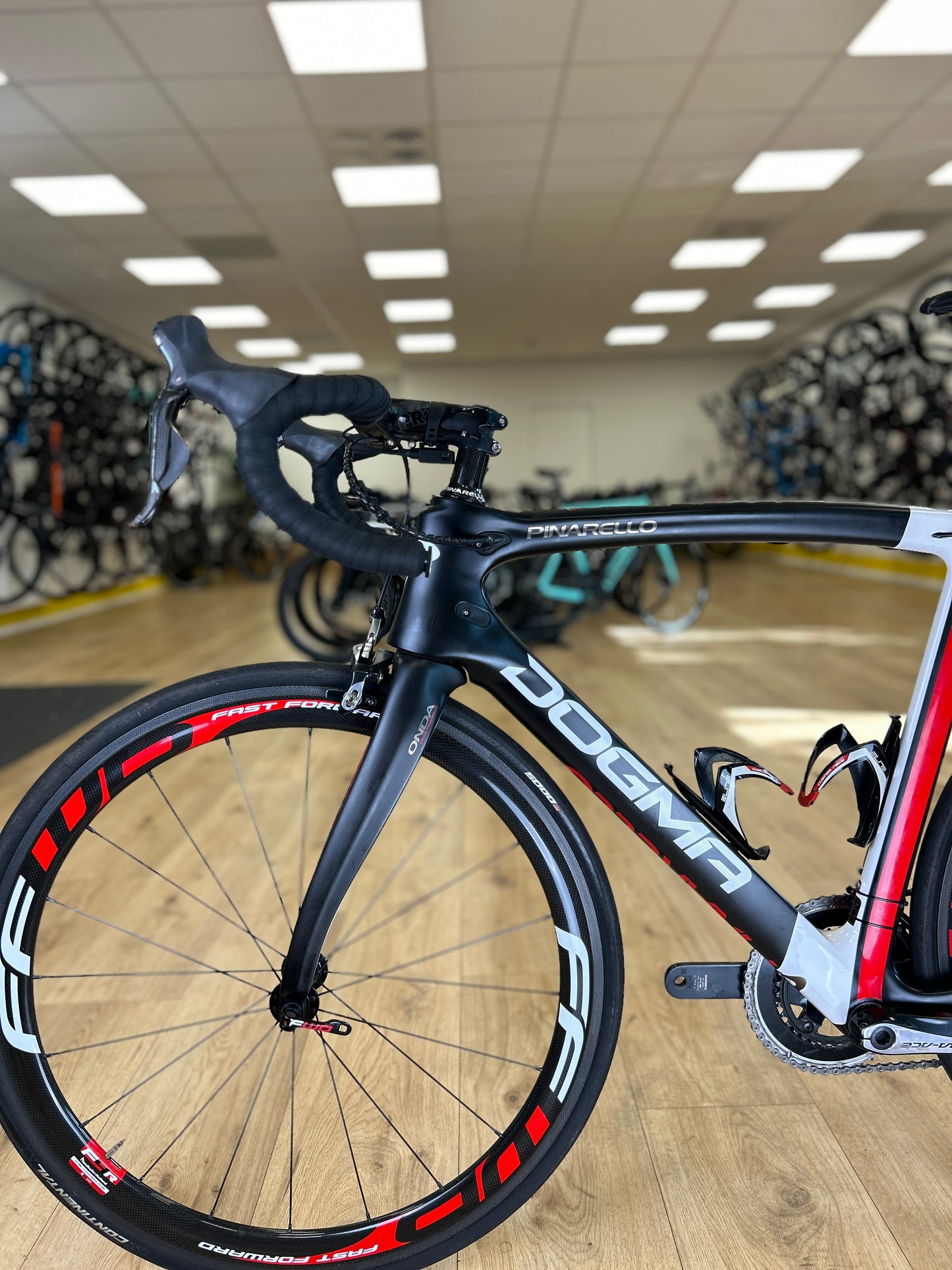 Pinarello F8 DI2 Carbon Disc Racefiets