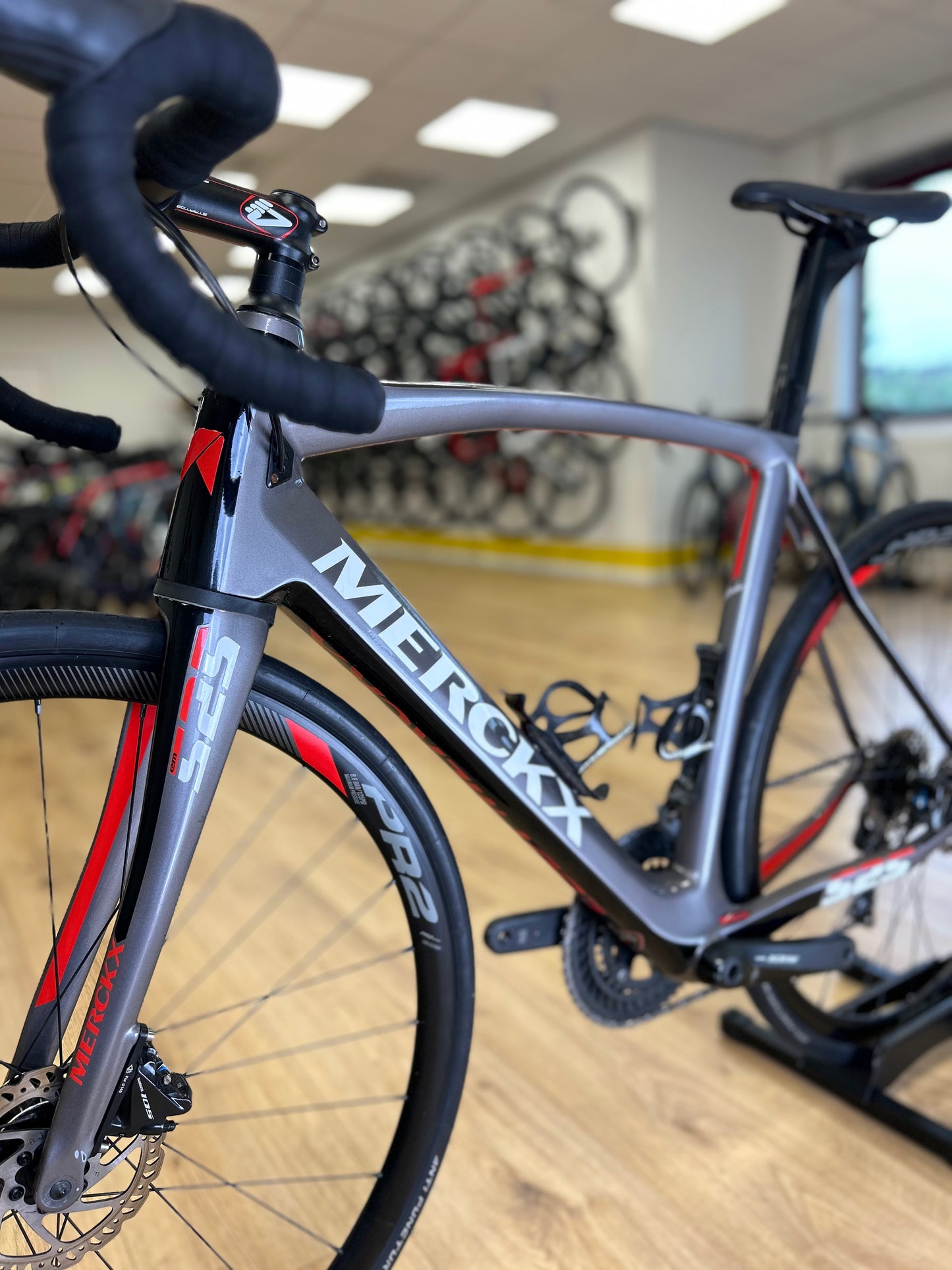 Eddy Merckx EM525 Disc Carbon Racefiets