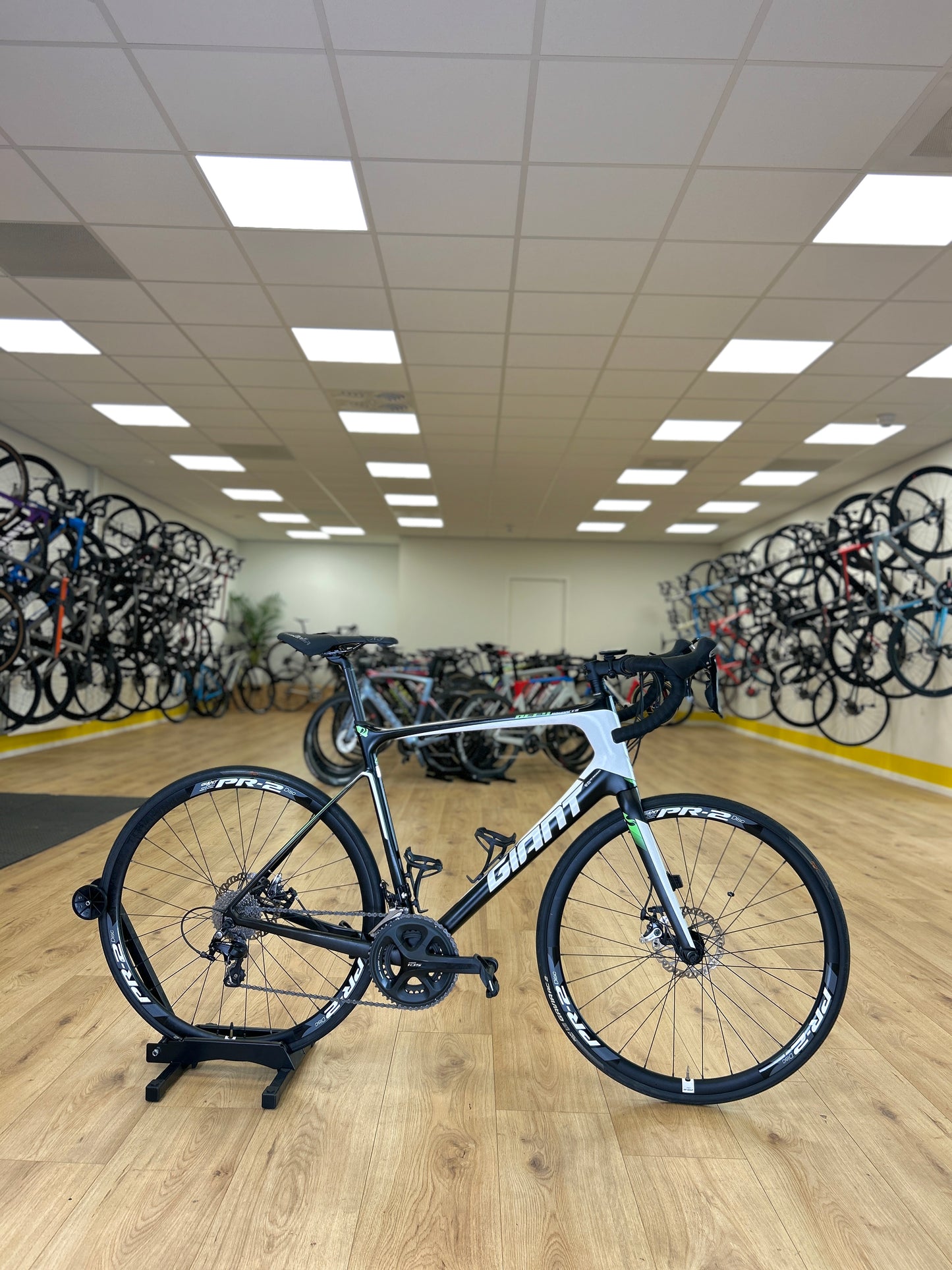Giant Defy Advanced Carbon Racefiets